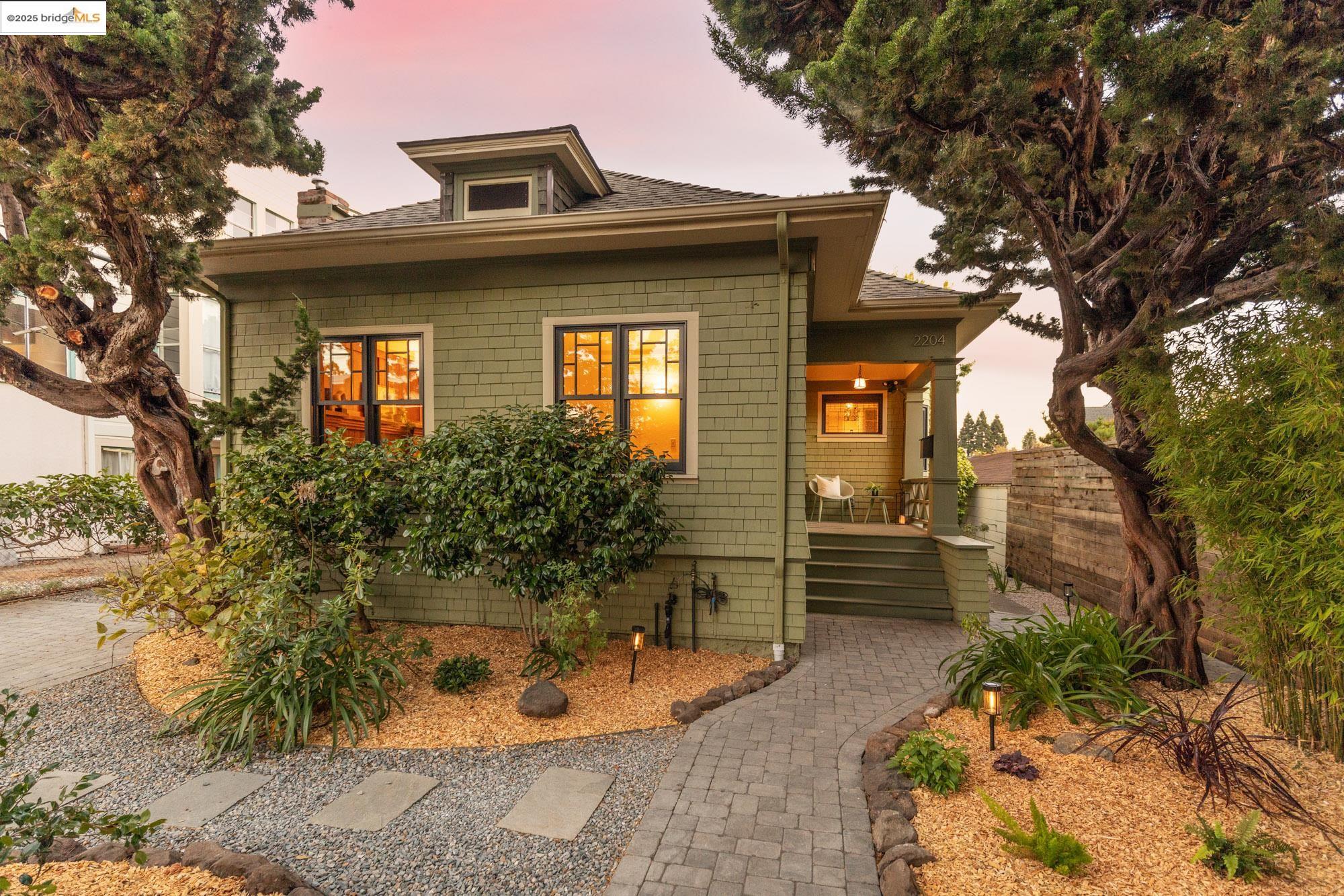 2204 Woolsey