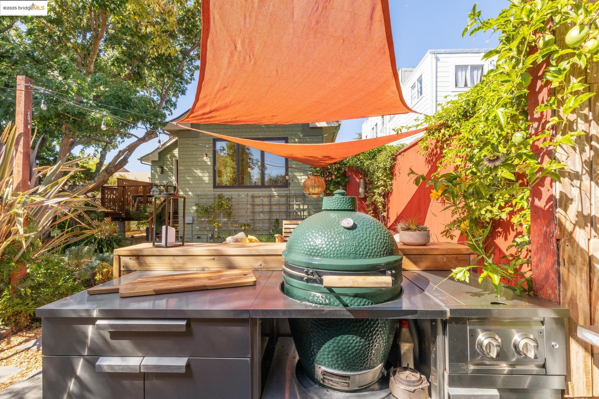 2204 Woolsey