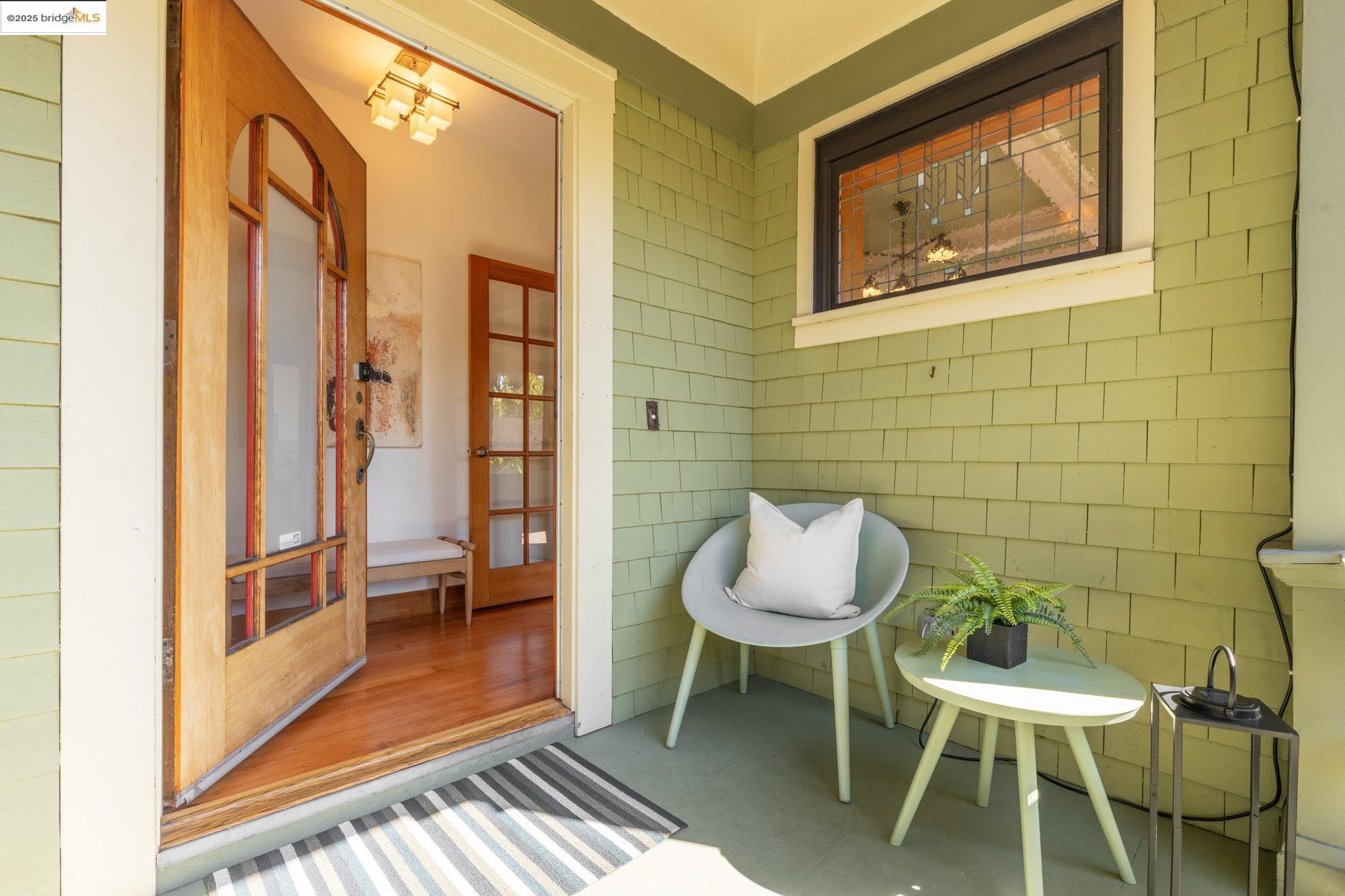 2204 Woolsey