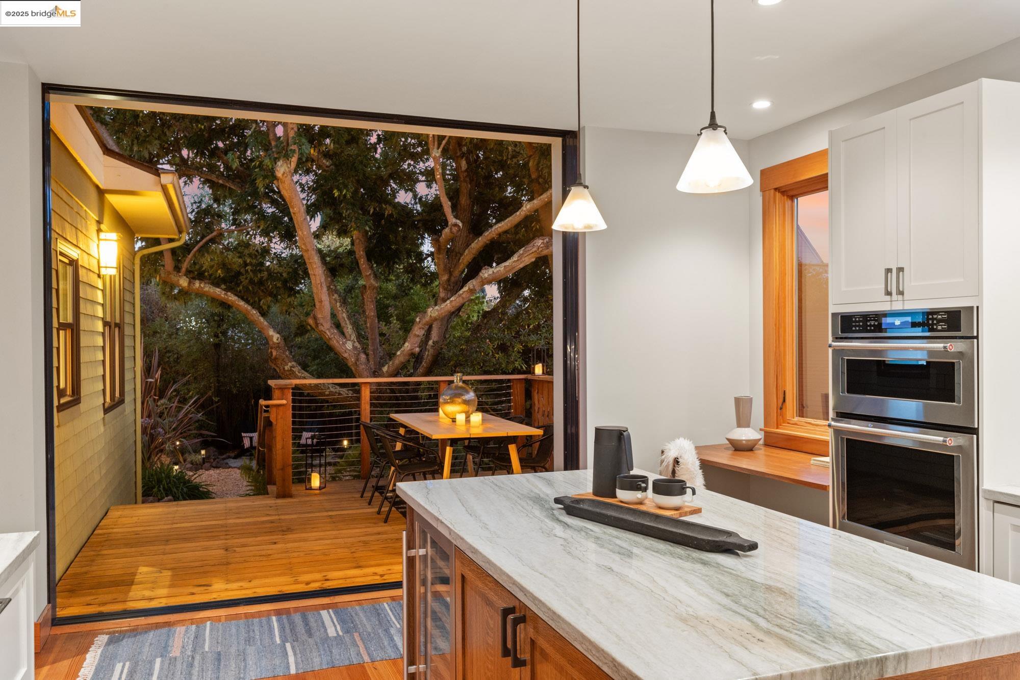 2204 Woolsey