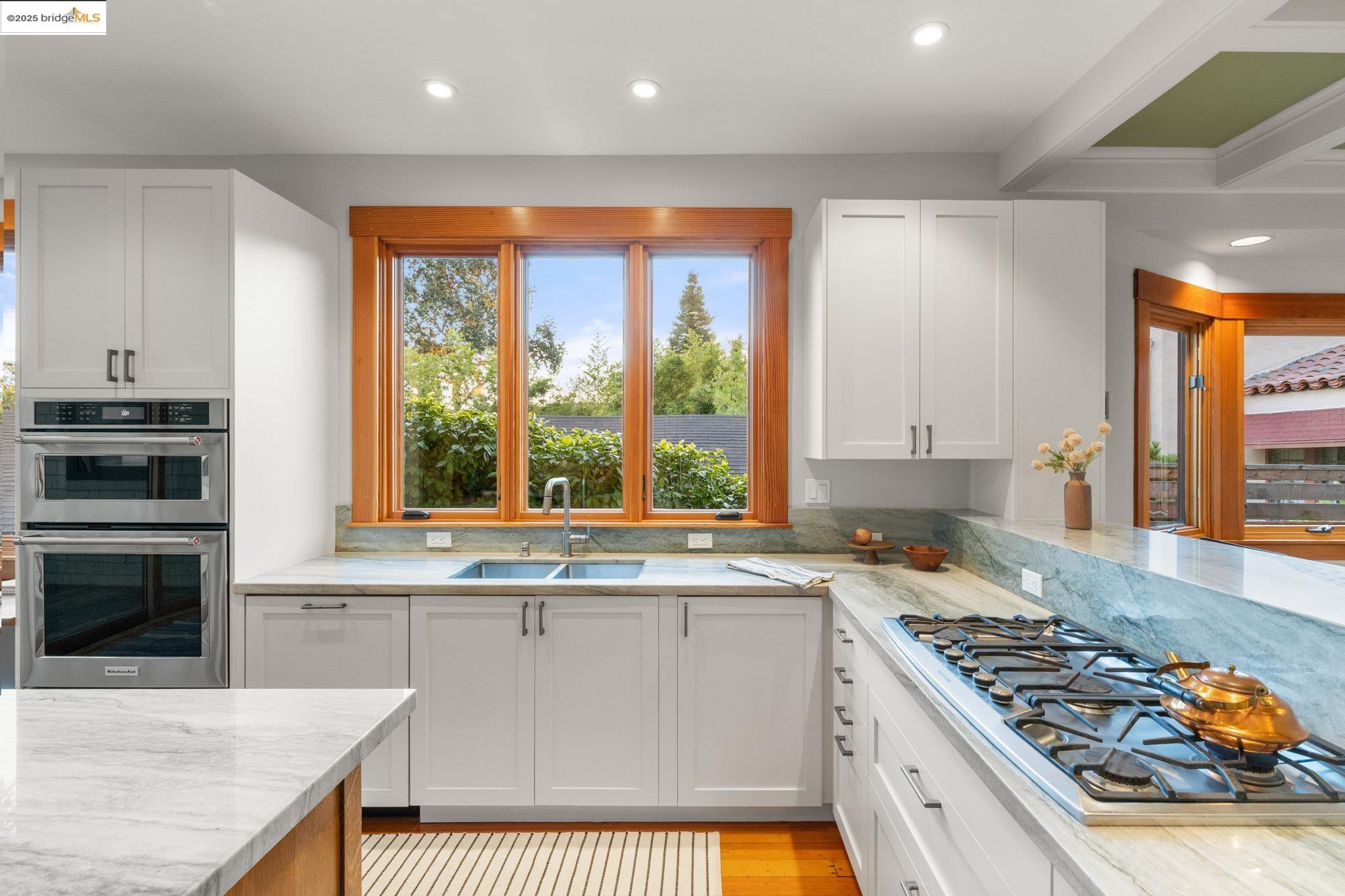 2204 Woolsey