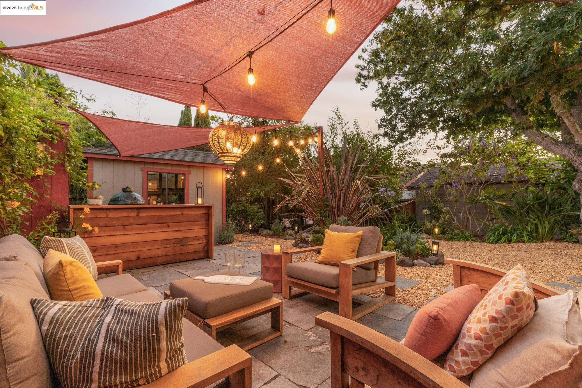 2204 Woolsey
