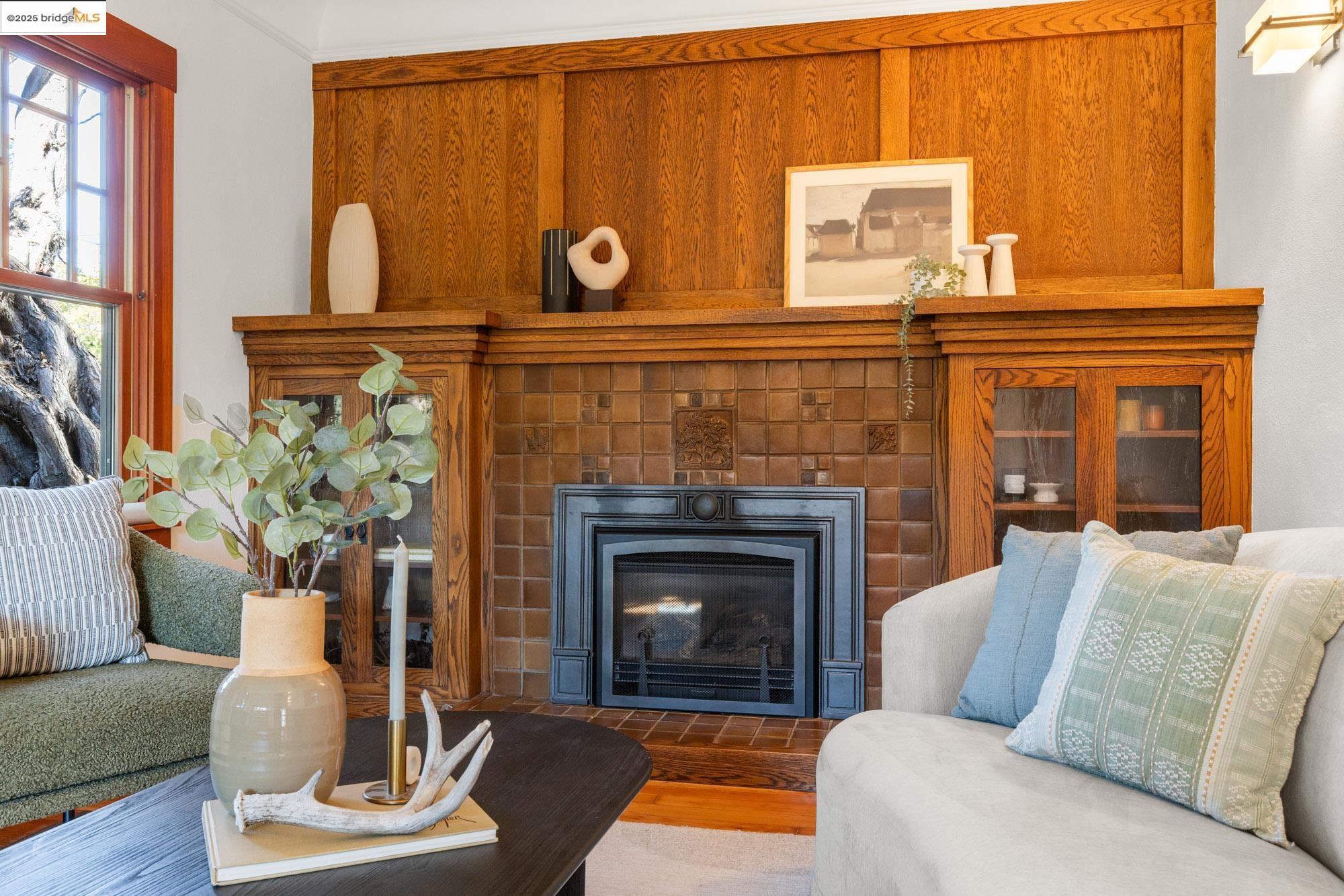 2204 Woolsey