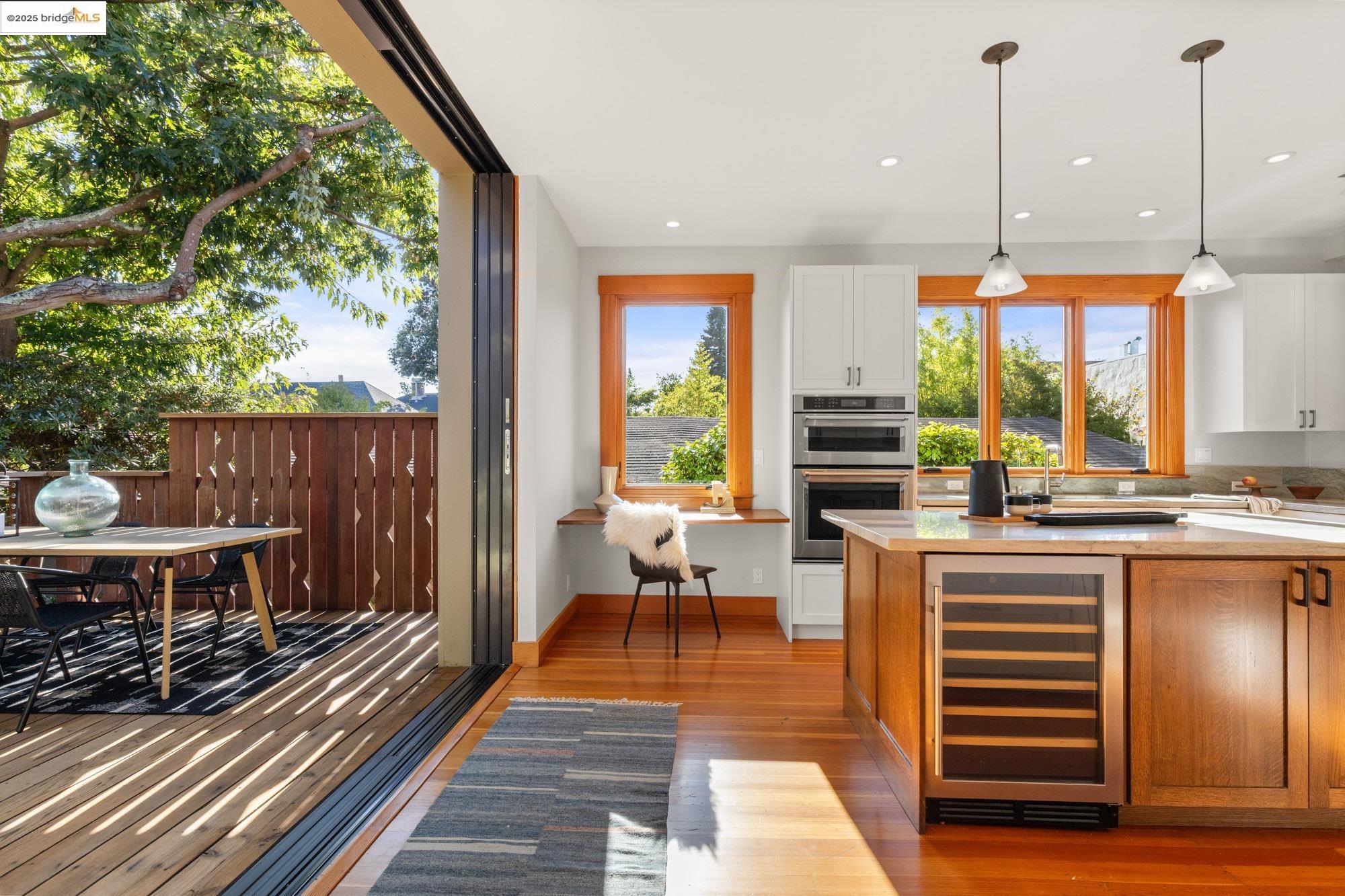 2204 Woolsey