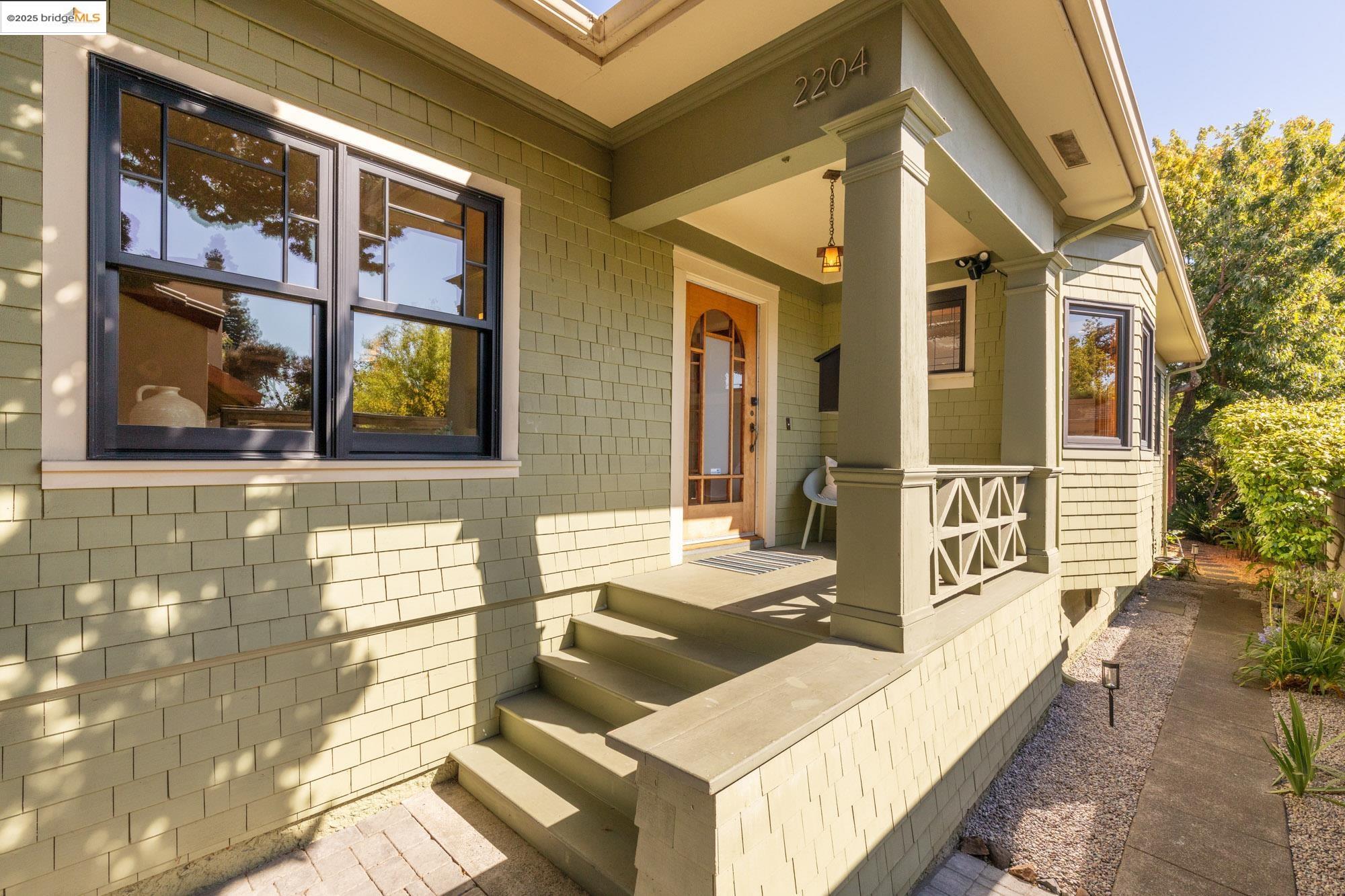 2204 Woolsey