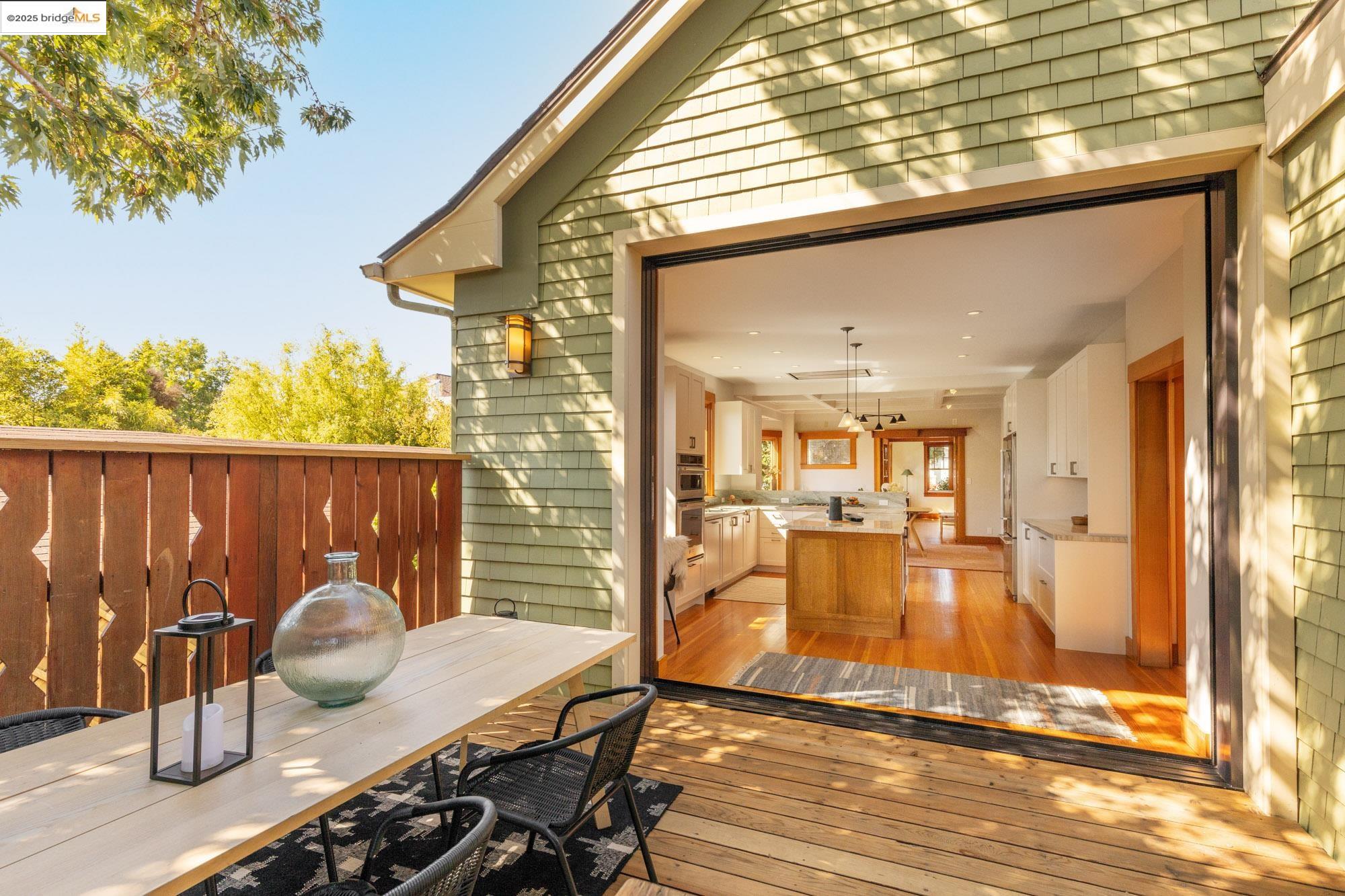 2204 Woolsey