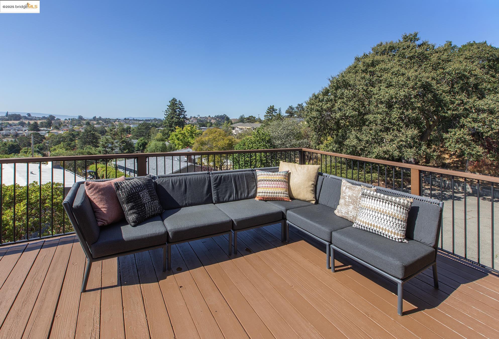 18076 Jaymark Ct