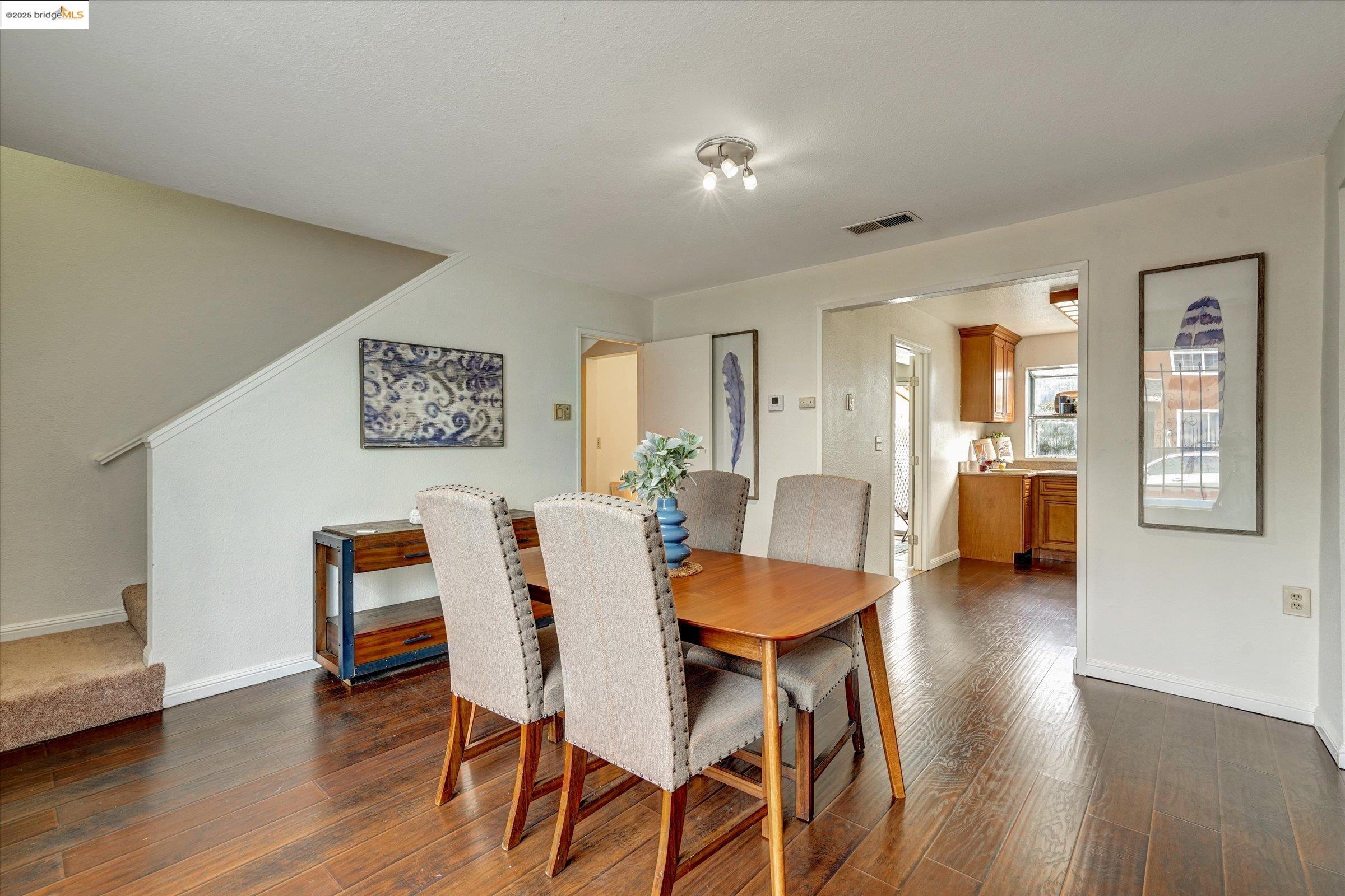 830 Bissell Ct