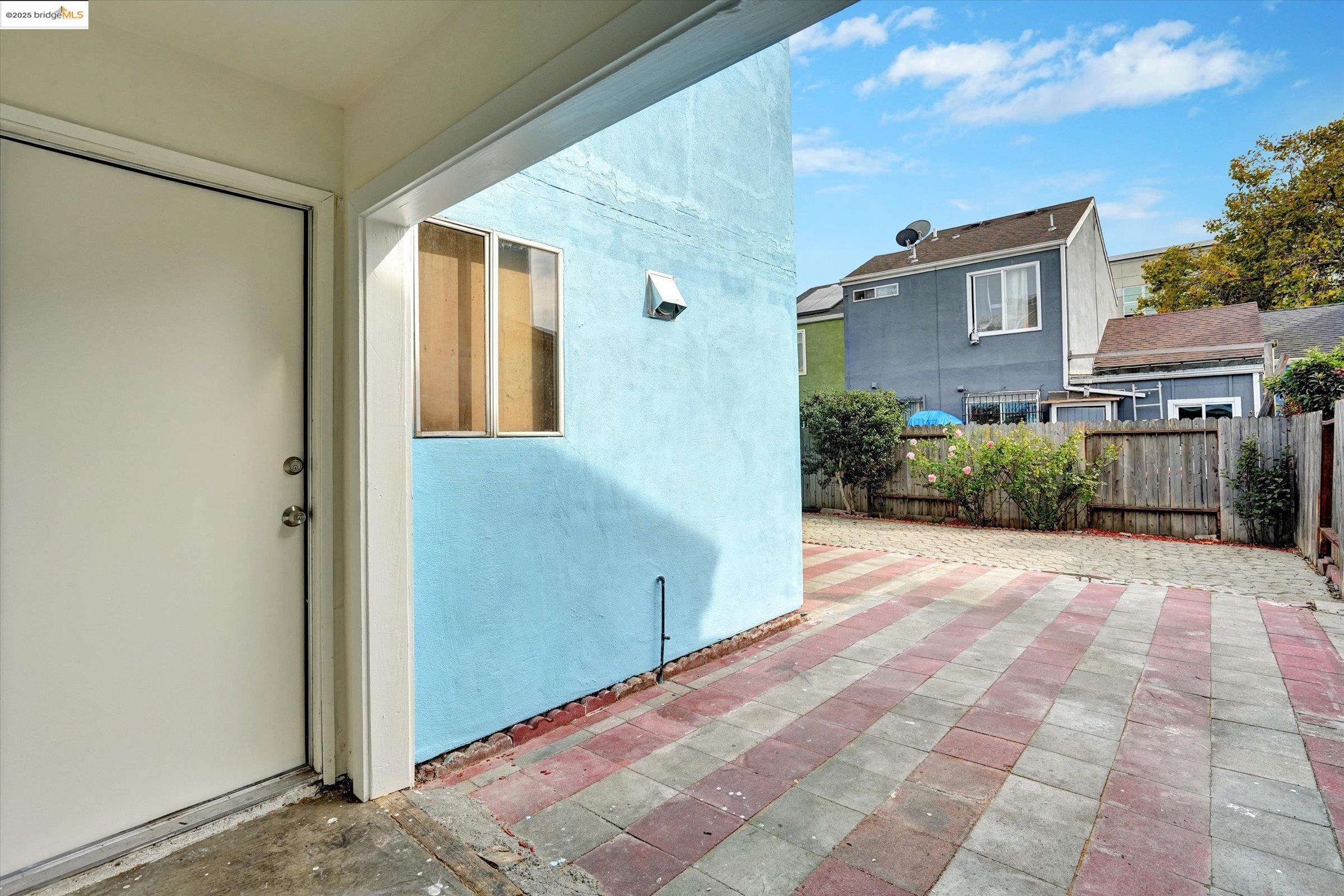 830 Bissell Ct