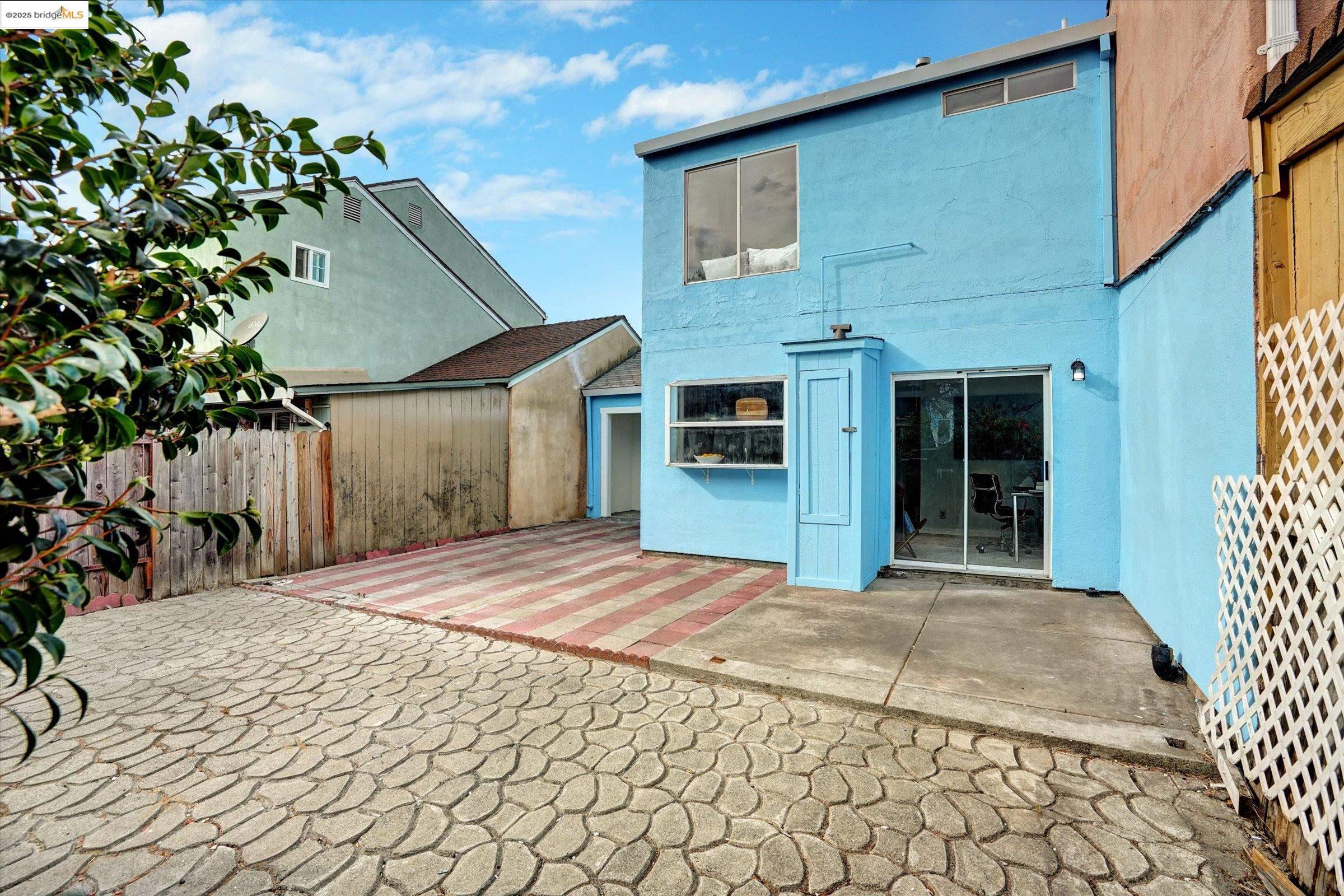 830 Bissell Ct