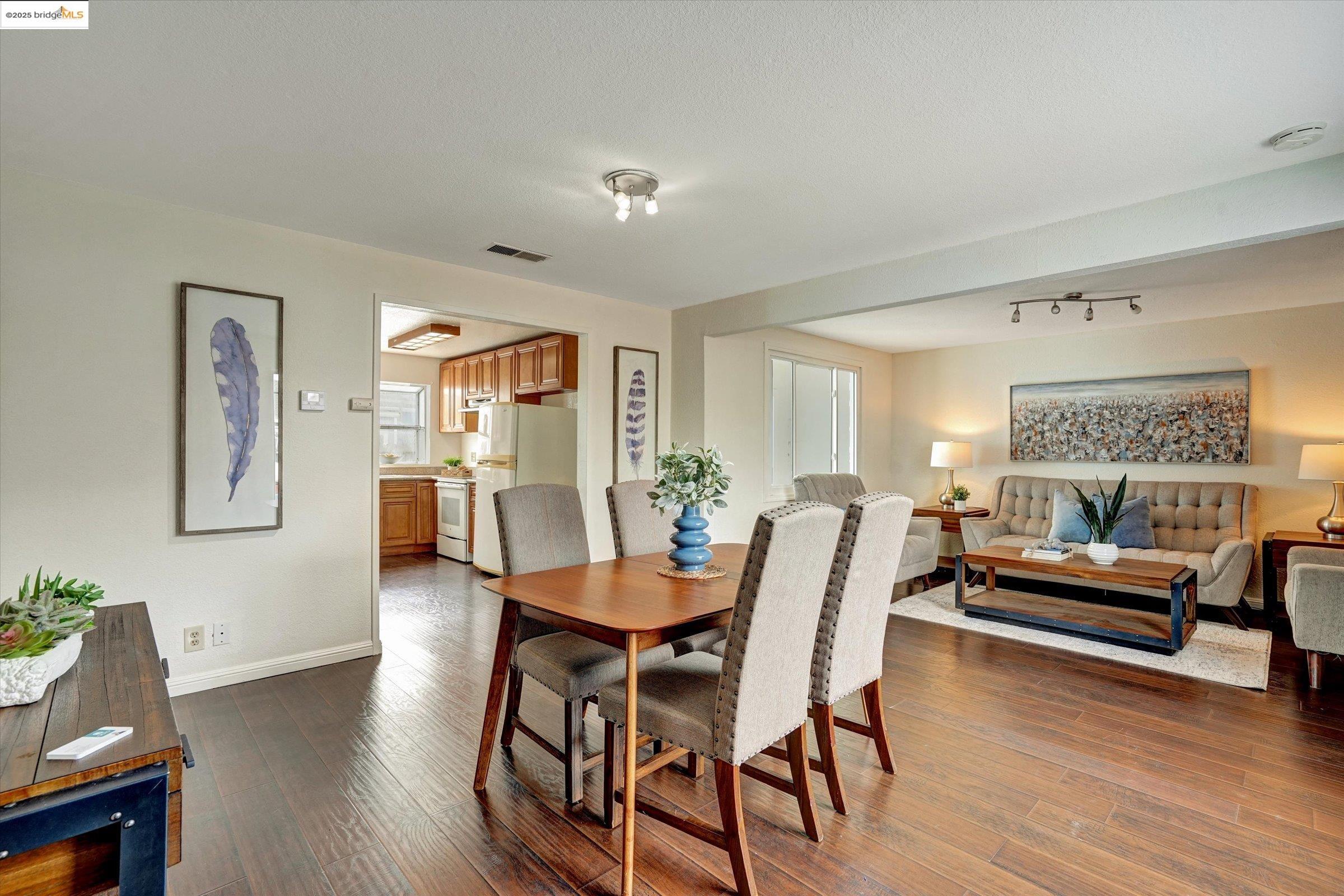830 Bissell Ct