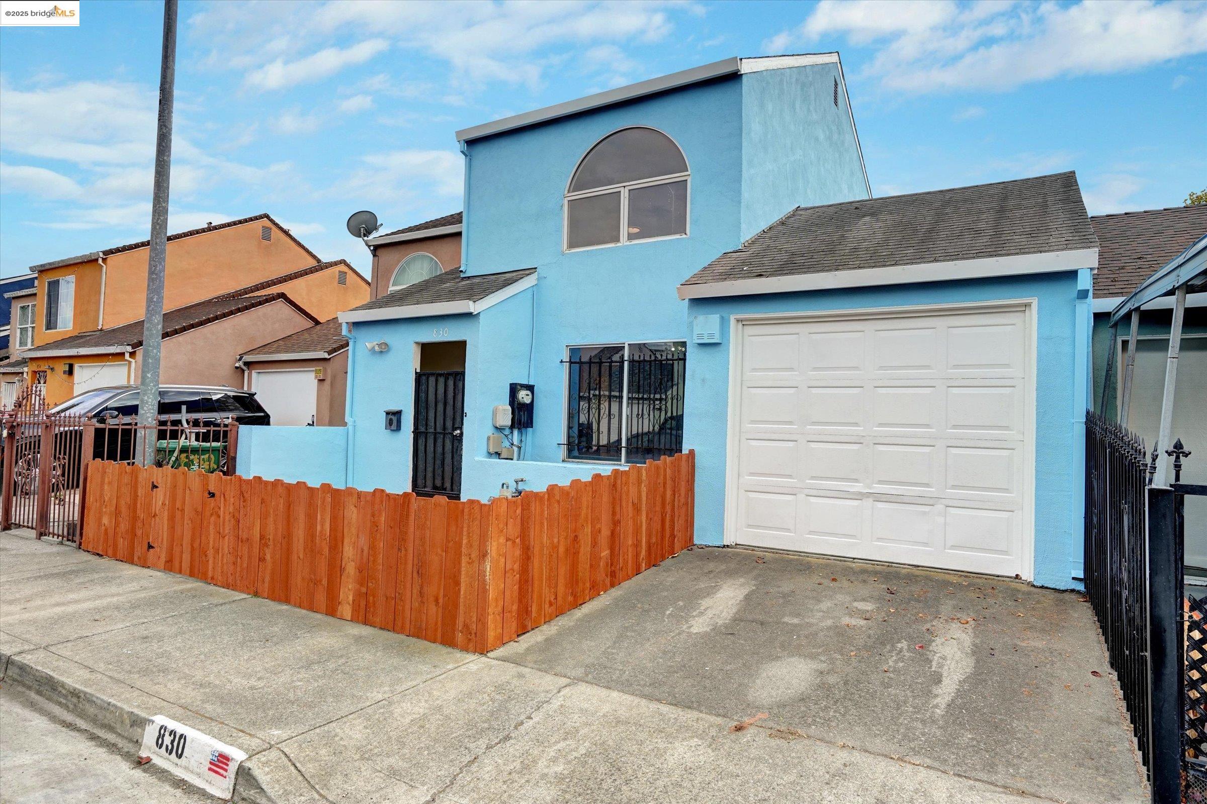 830 Bissell Ct