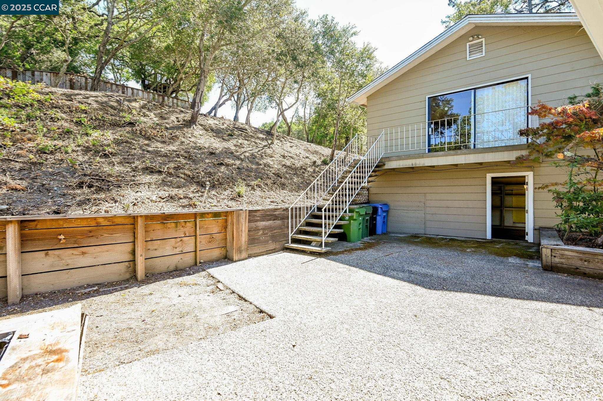 131 Moraga Way