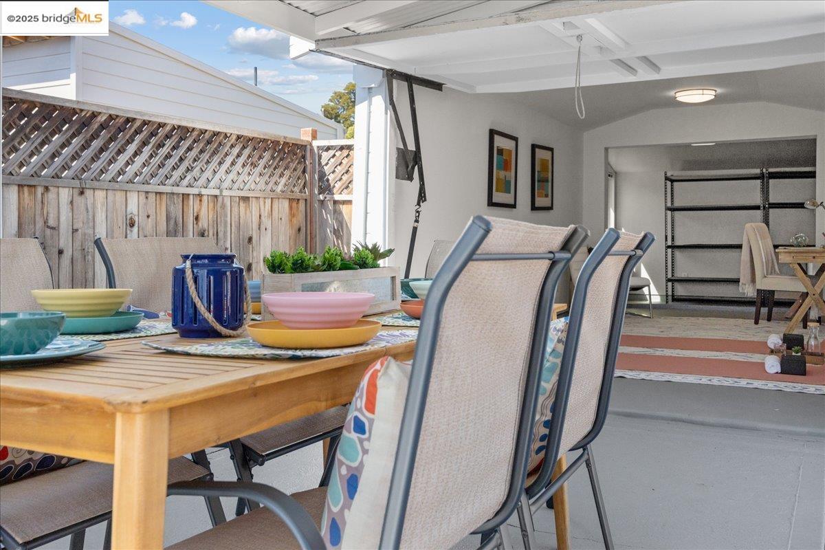 2839 Bartlett St, Oakland