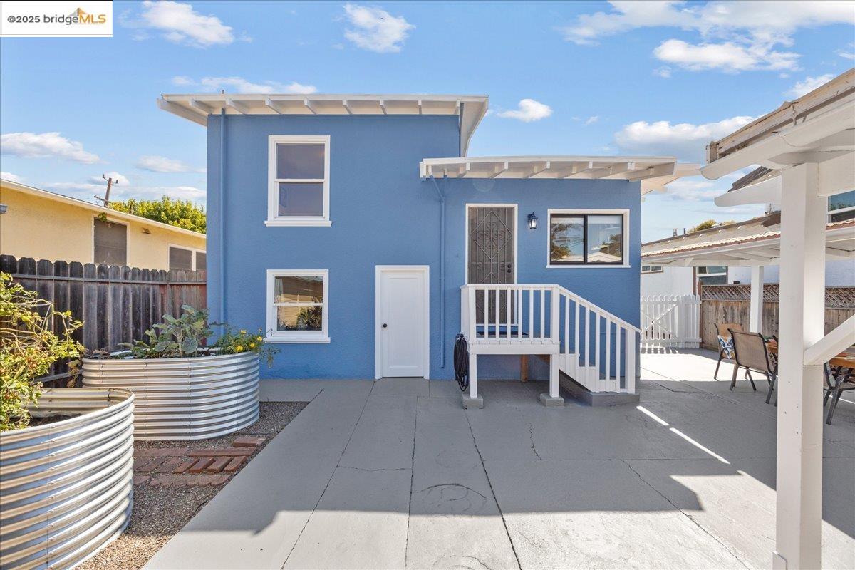 2839 Bartlett St, Oakland