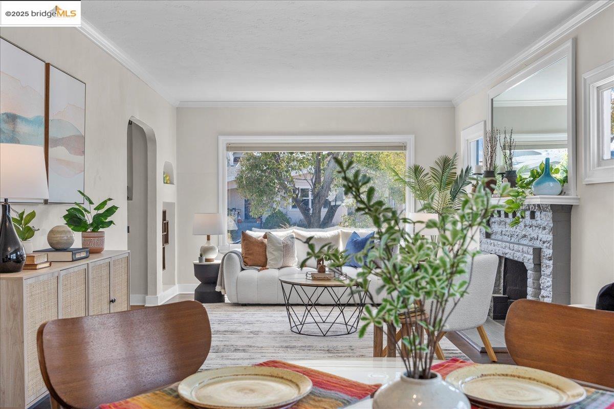 2839 Bartlett St, Oakland