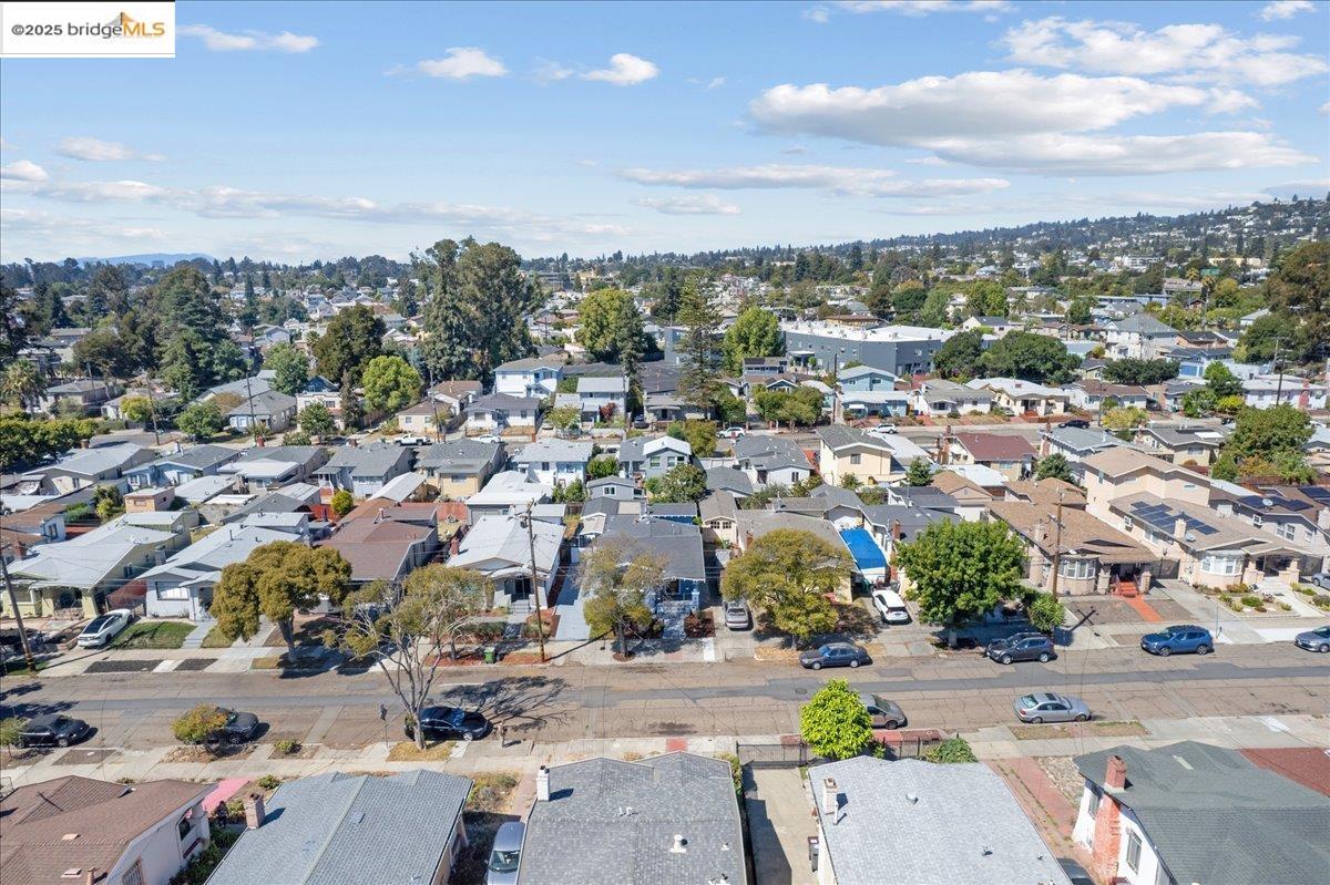 2839 Bartlett St, Oakland