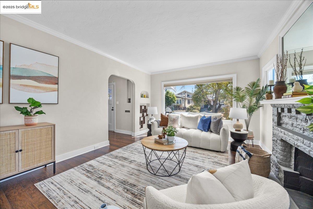 2839 Bartlett St, Oakland