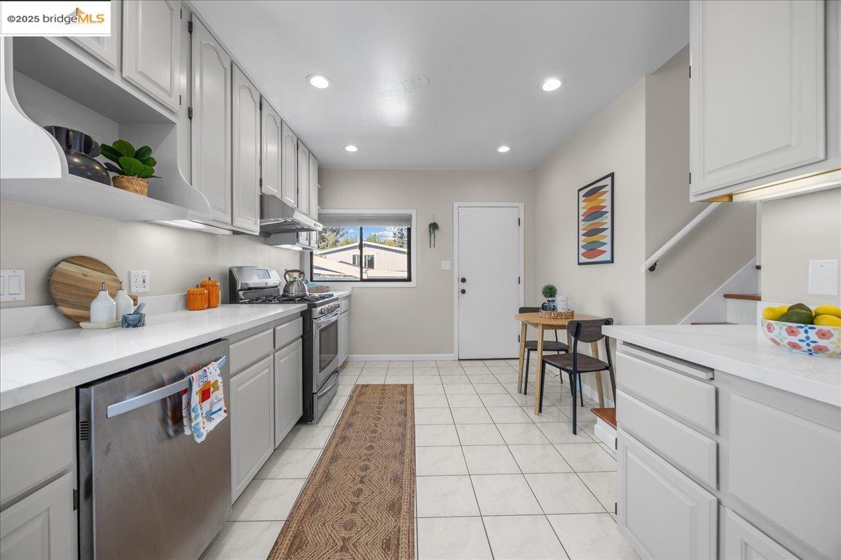 2839 Bartlett St, Oakland