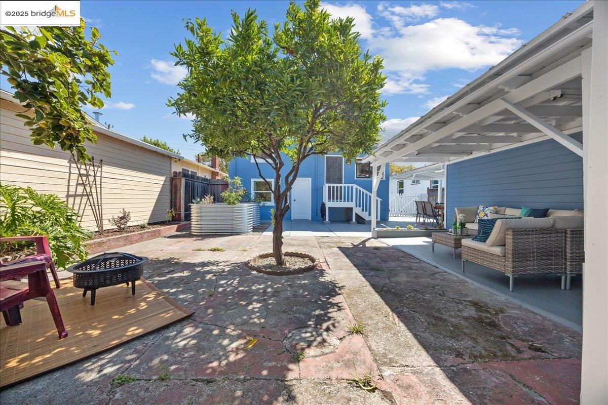 2839 Bartlett St, Oakland