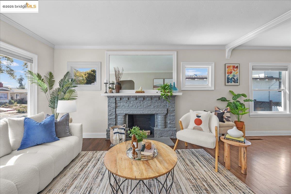 2839 Bartlett St, Oakland