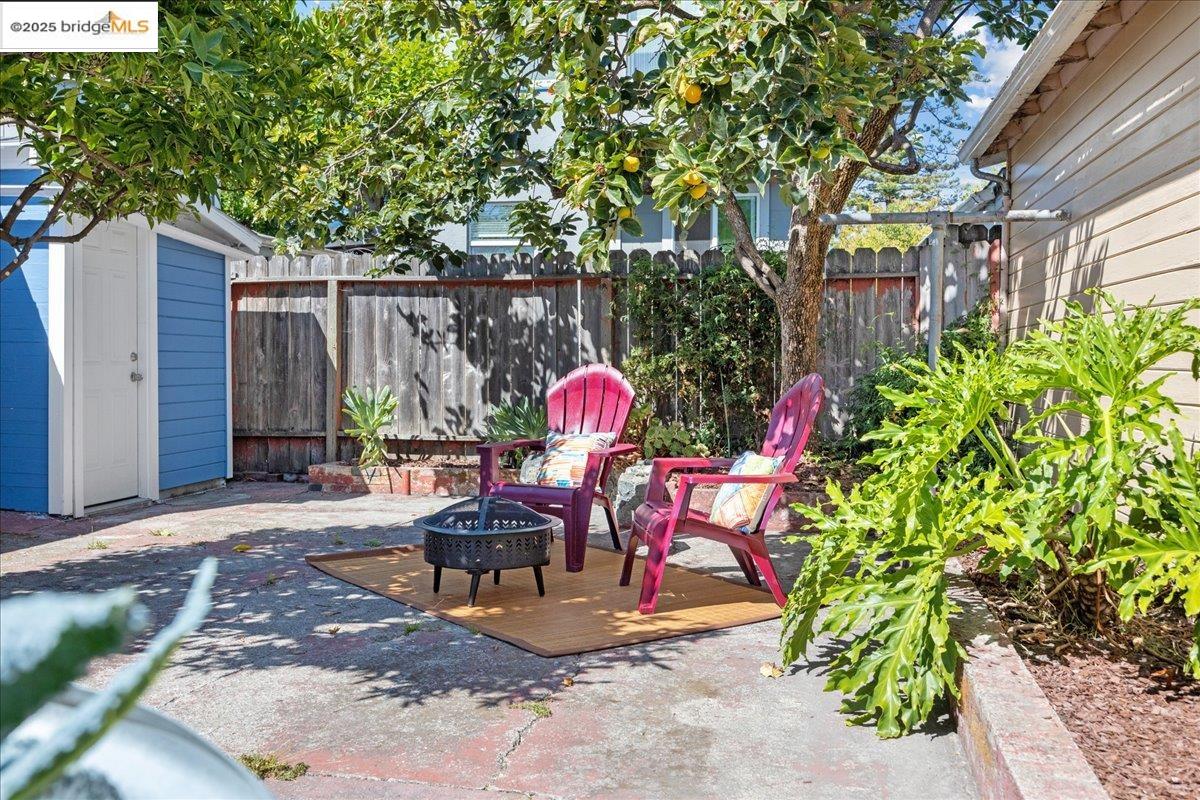 2839 Bartlett St, Oakland