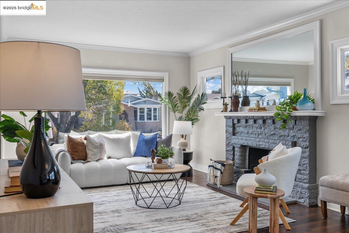 2839 Bartlett St, Oakland