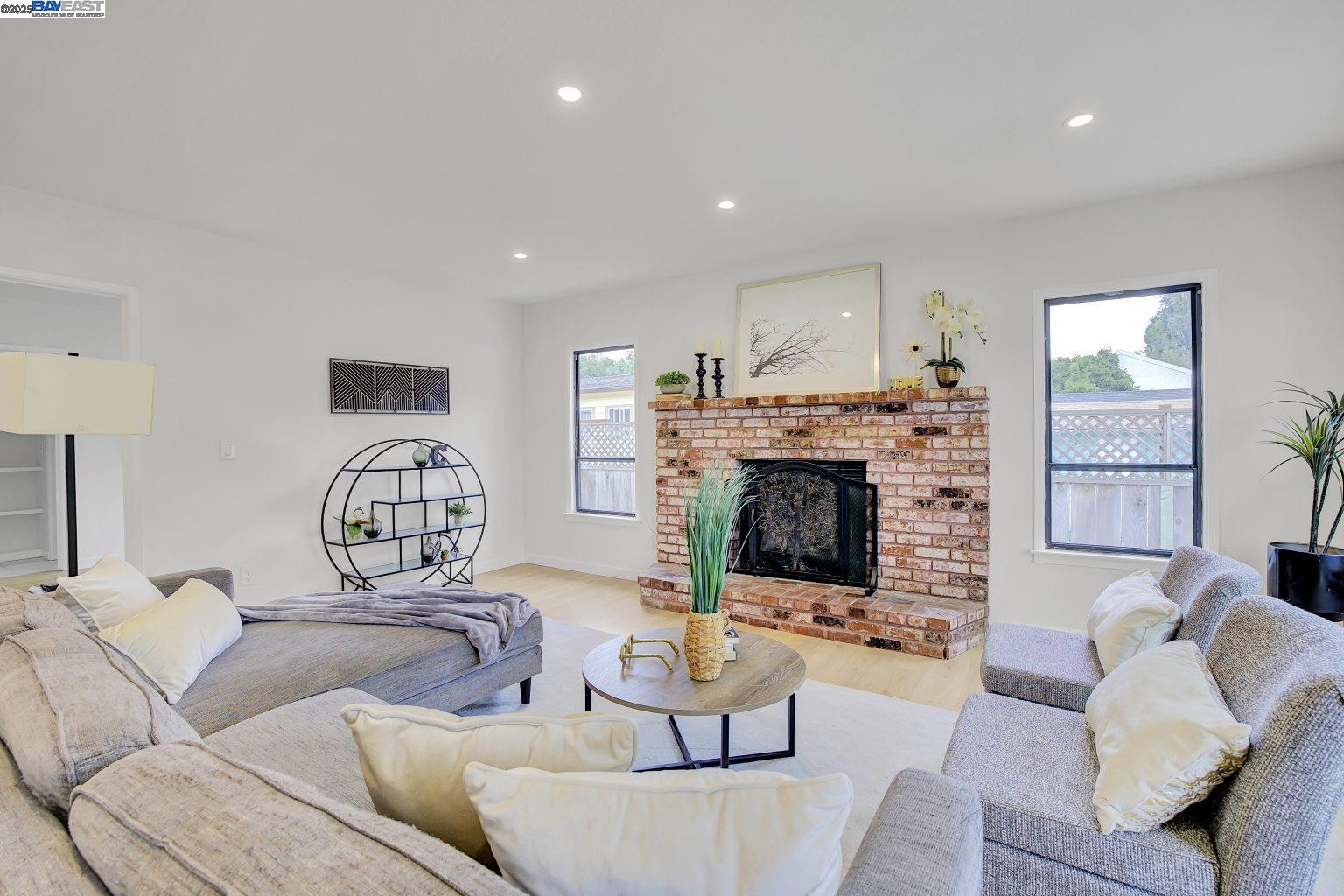 127 Maitland Dr
