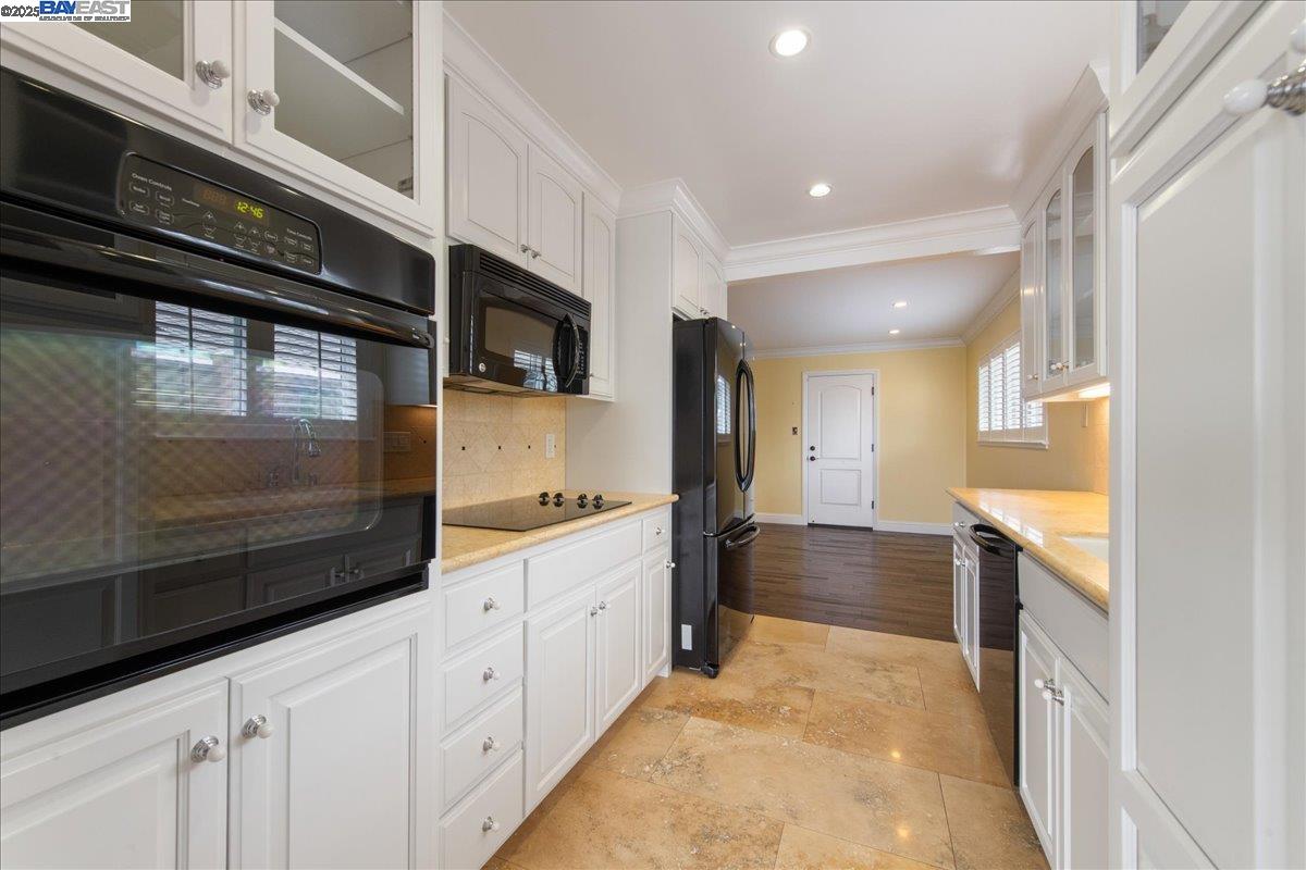 5161 Saddle Brook Dr