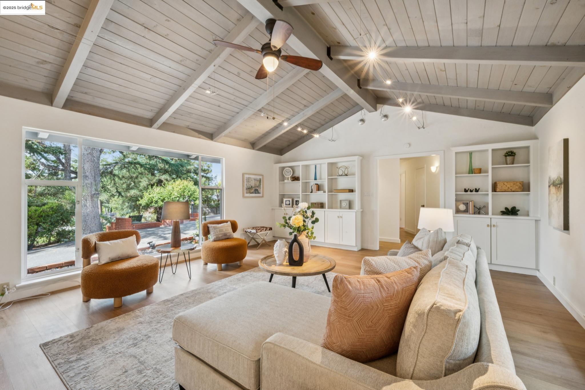 10858 Lochard St, Oakland