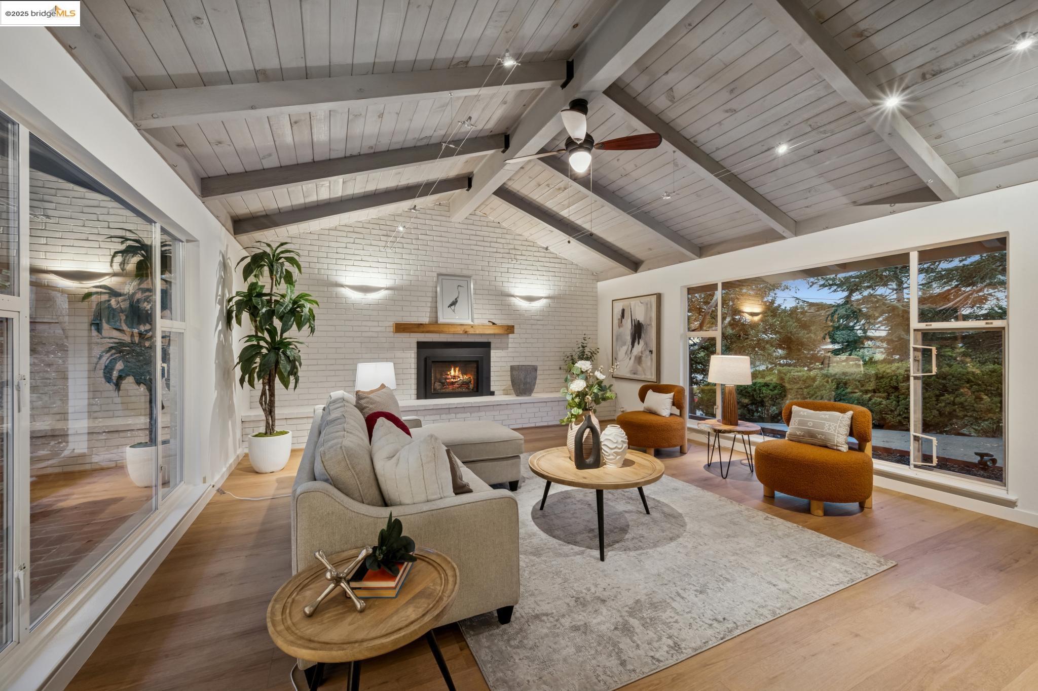 10858 Lochard St, Oakland