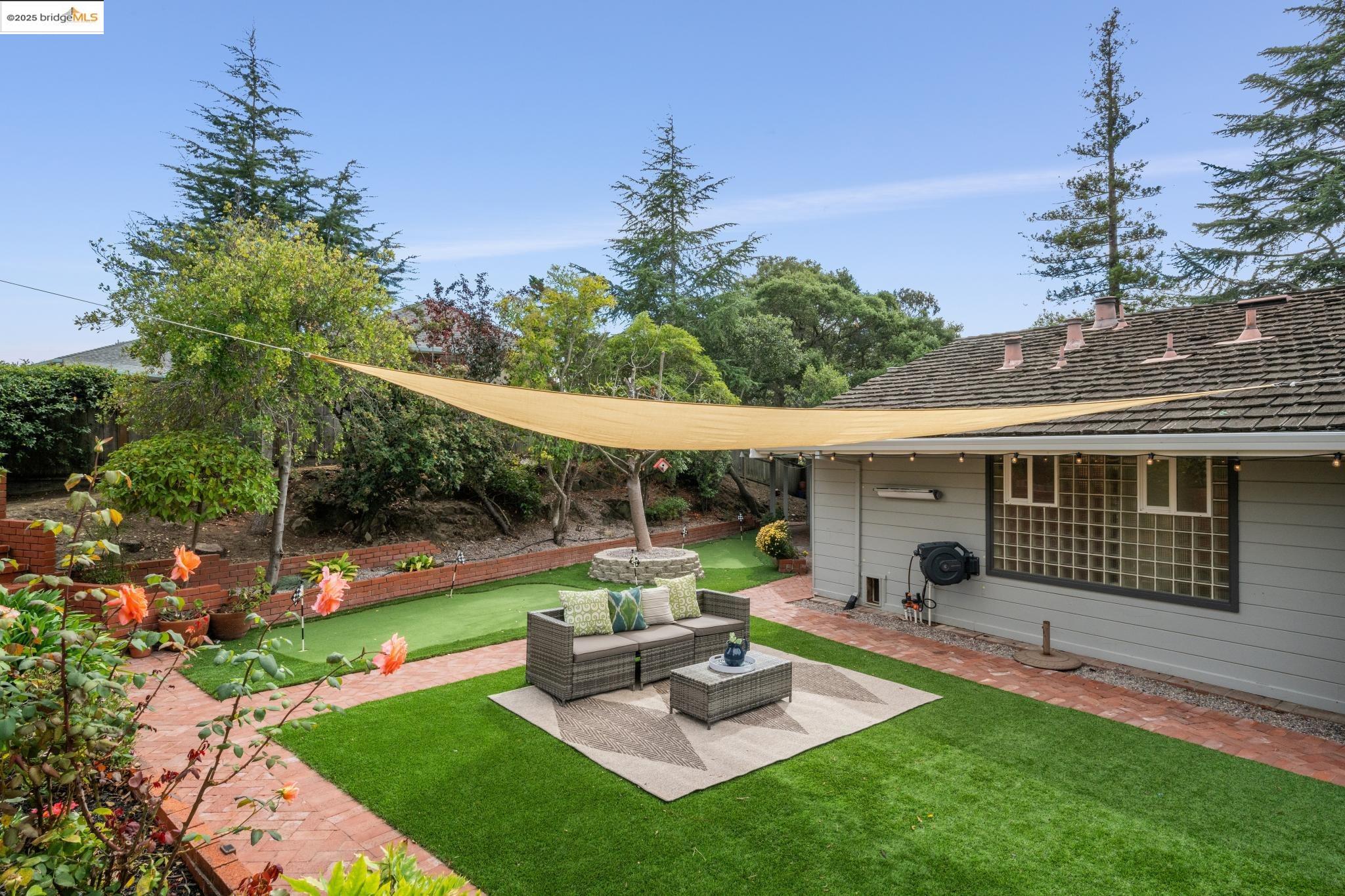 10858 Lochard St, Oakland