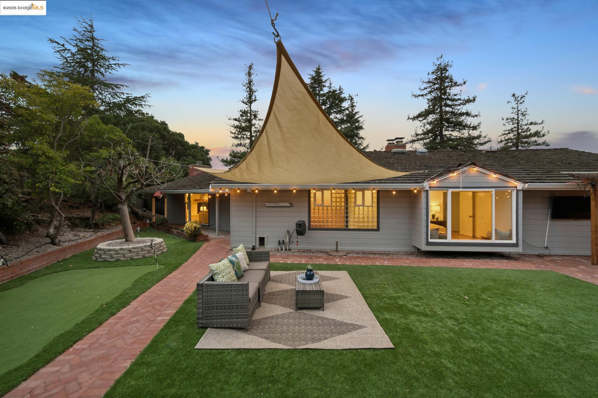 10858 Lochard St, Oakland