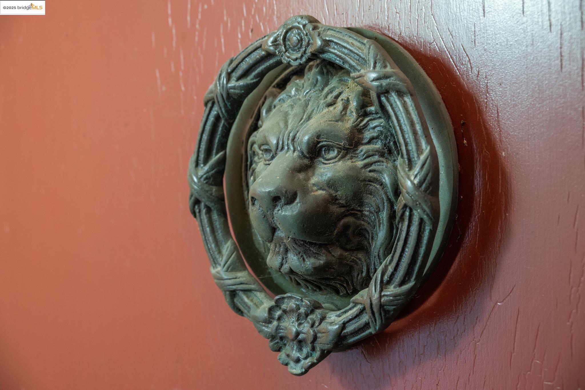 10858 Lochard St, Oakland