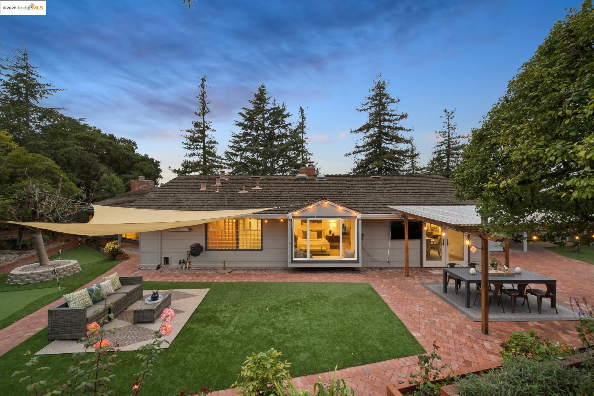 10858 Lochard St, Oakland