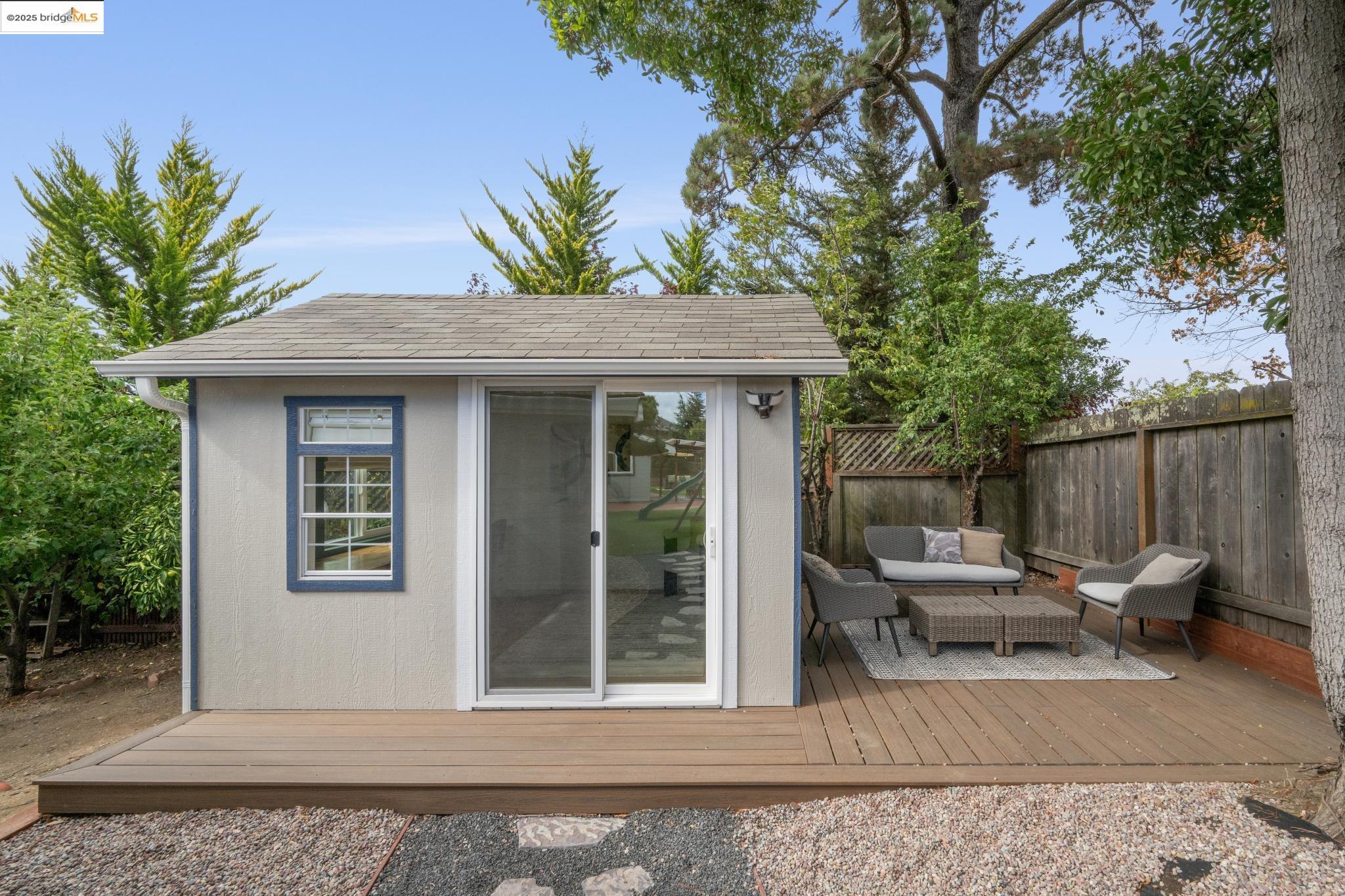 10858 Lochard St, Oakland