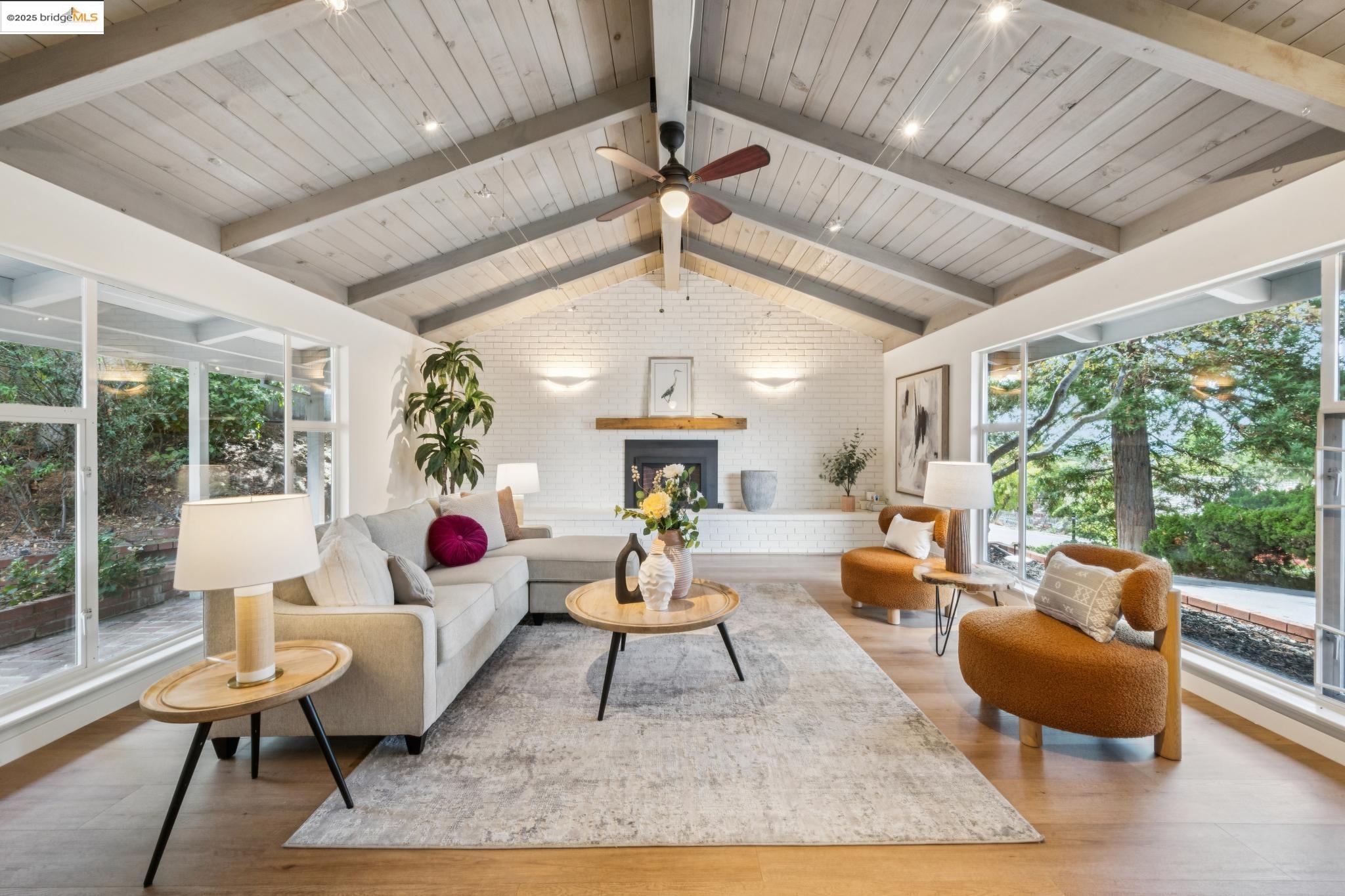 10858 Lochard St, Oakland