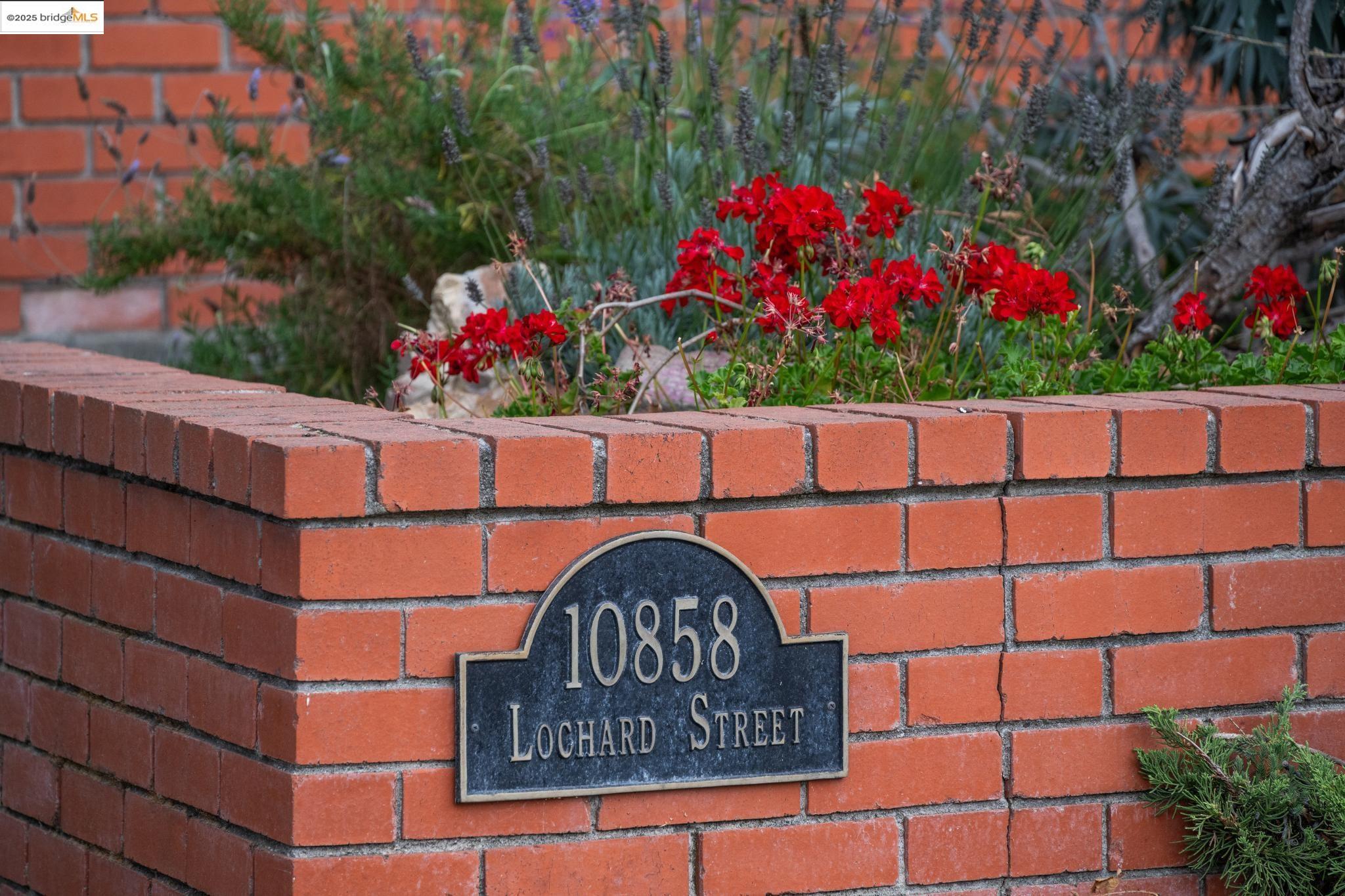 10858 Lochard St, Oakland