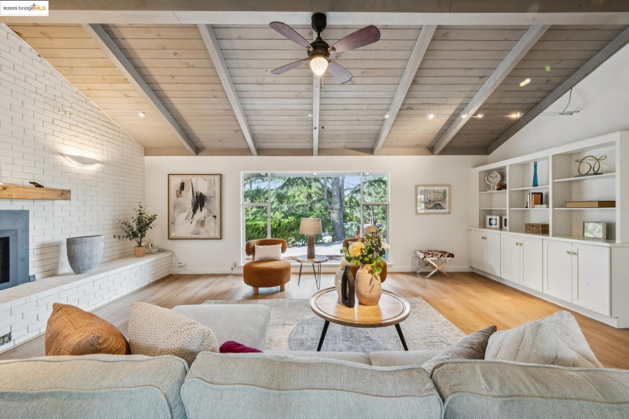 10858 Lochard St, Oakland