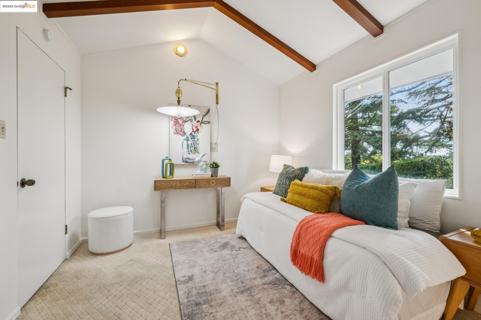 10858 Lochard St, Oakland