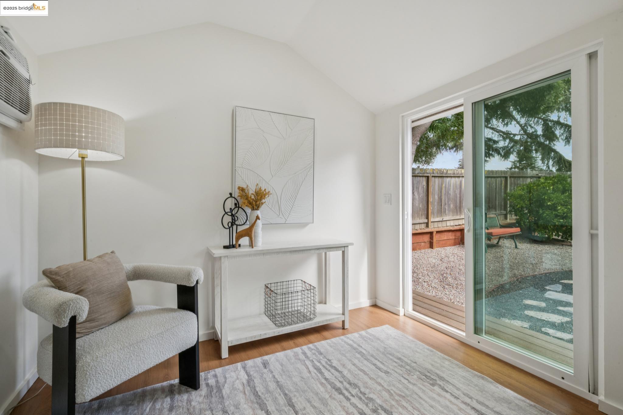 10858 Lochard St, Oakland