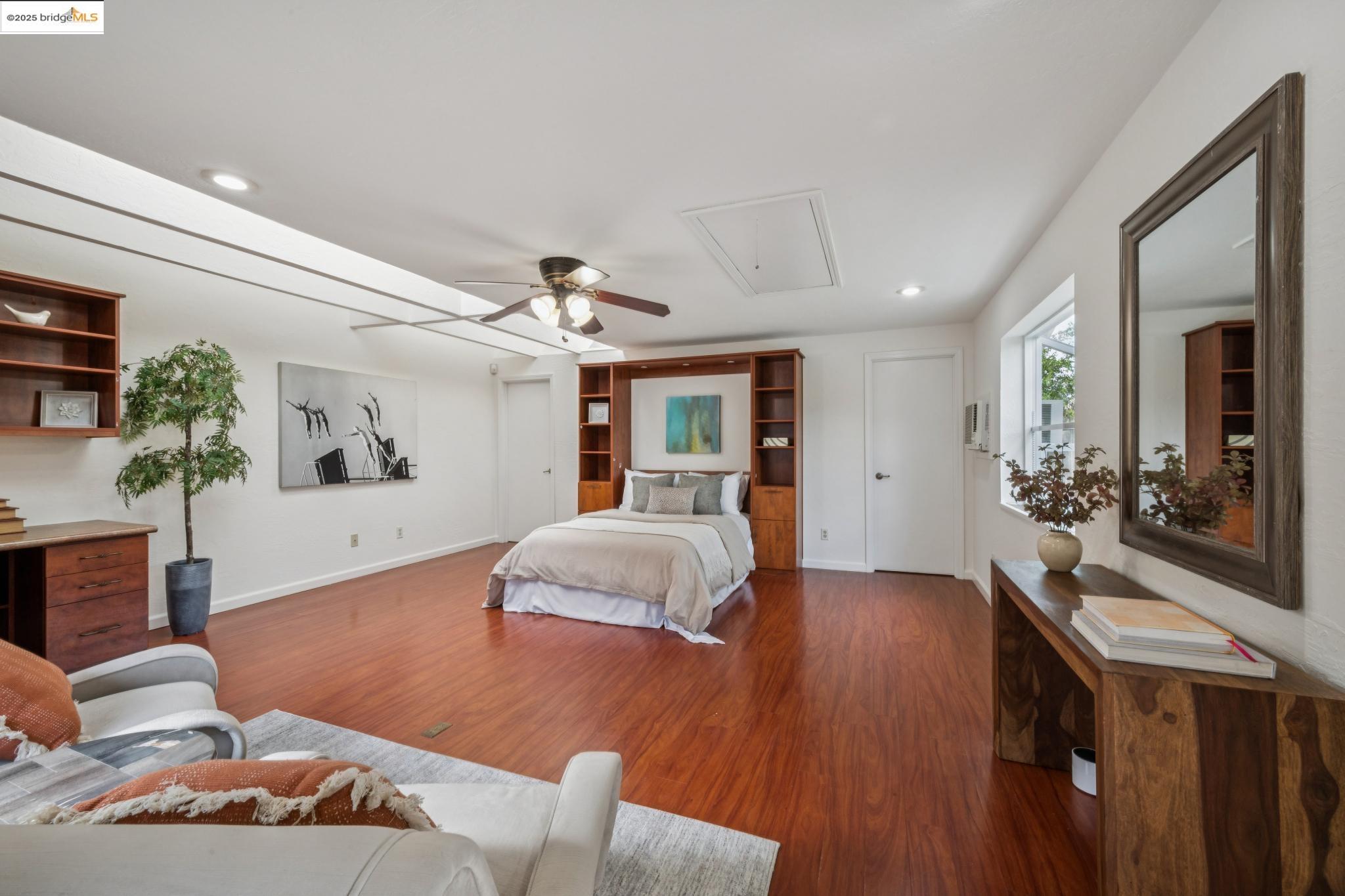 10858 Lochard St, Oakland