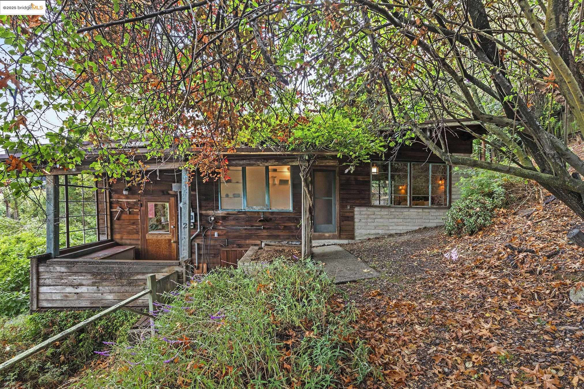 2 Maybeck Twin Dr