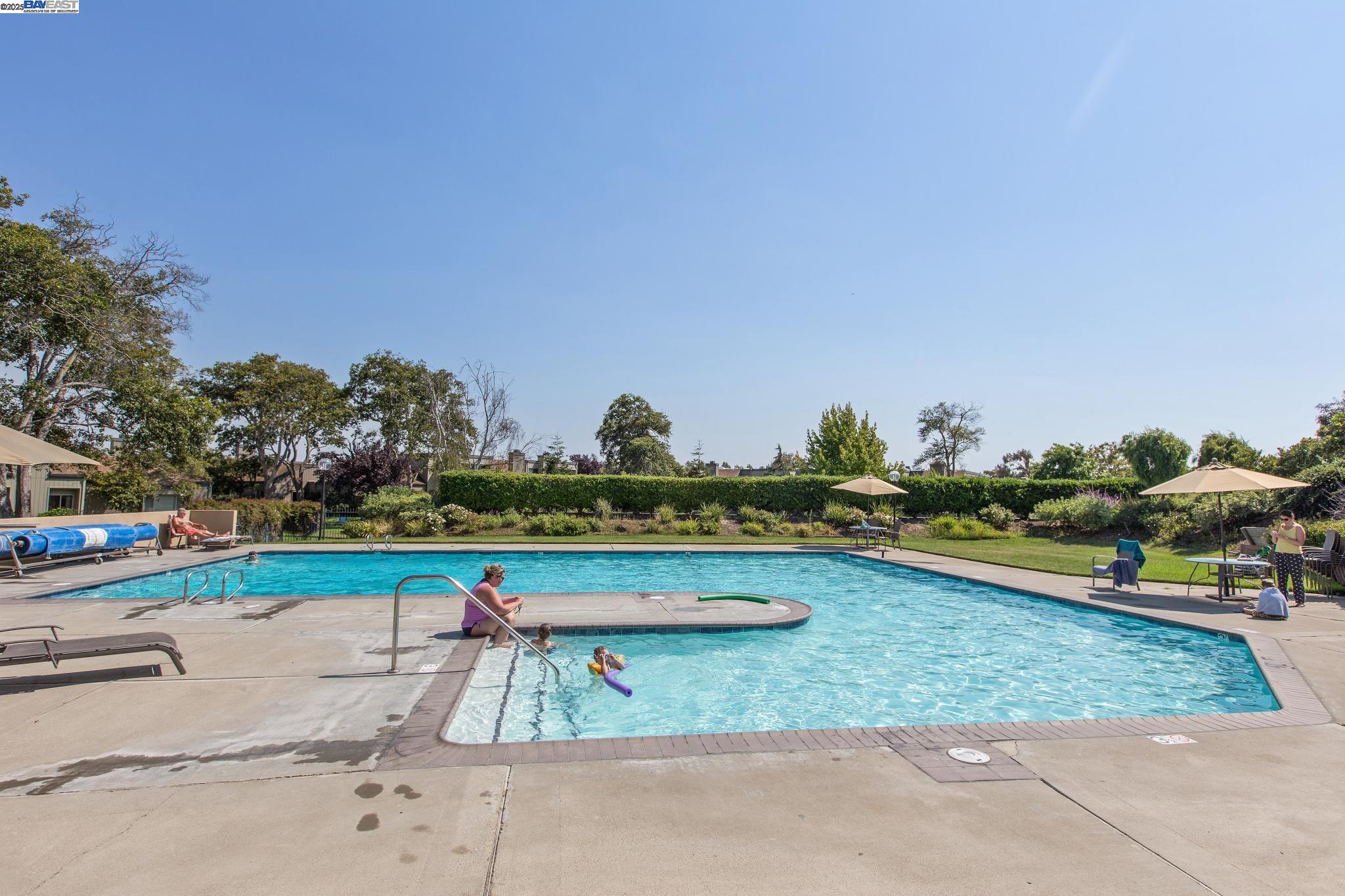 1042 Jost Ln