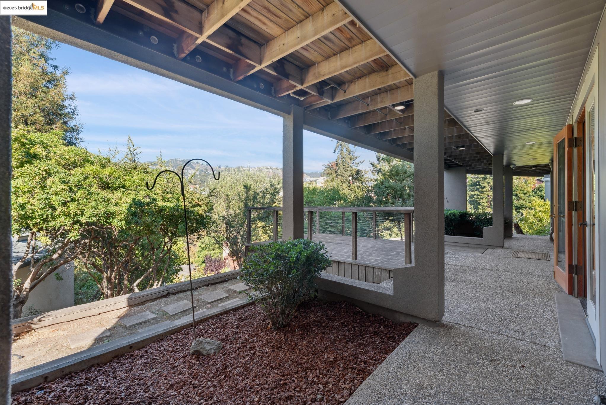 6148 Ocean View Dr