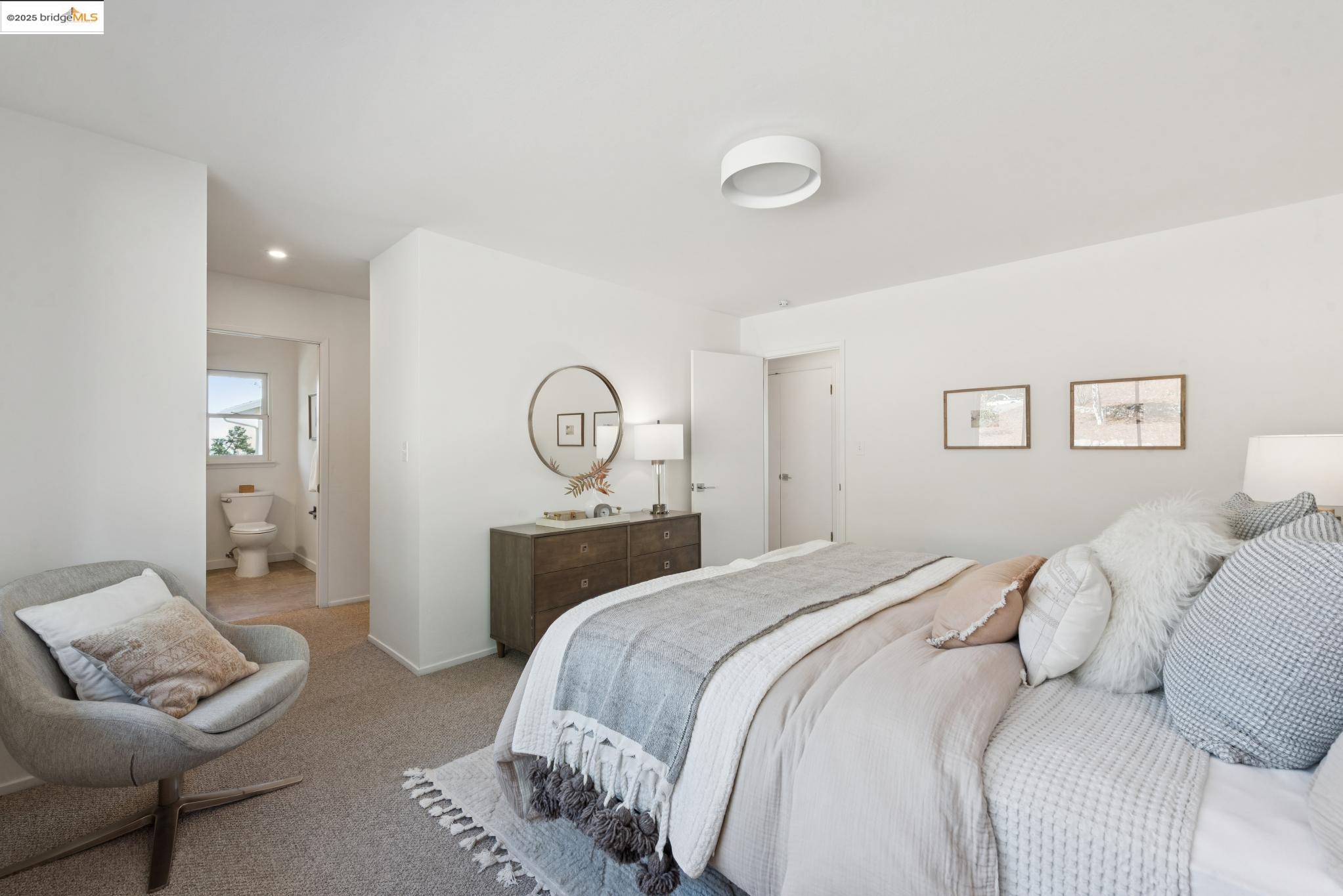 2 Graham Pl
