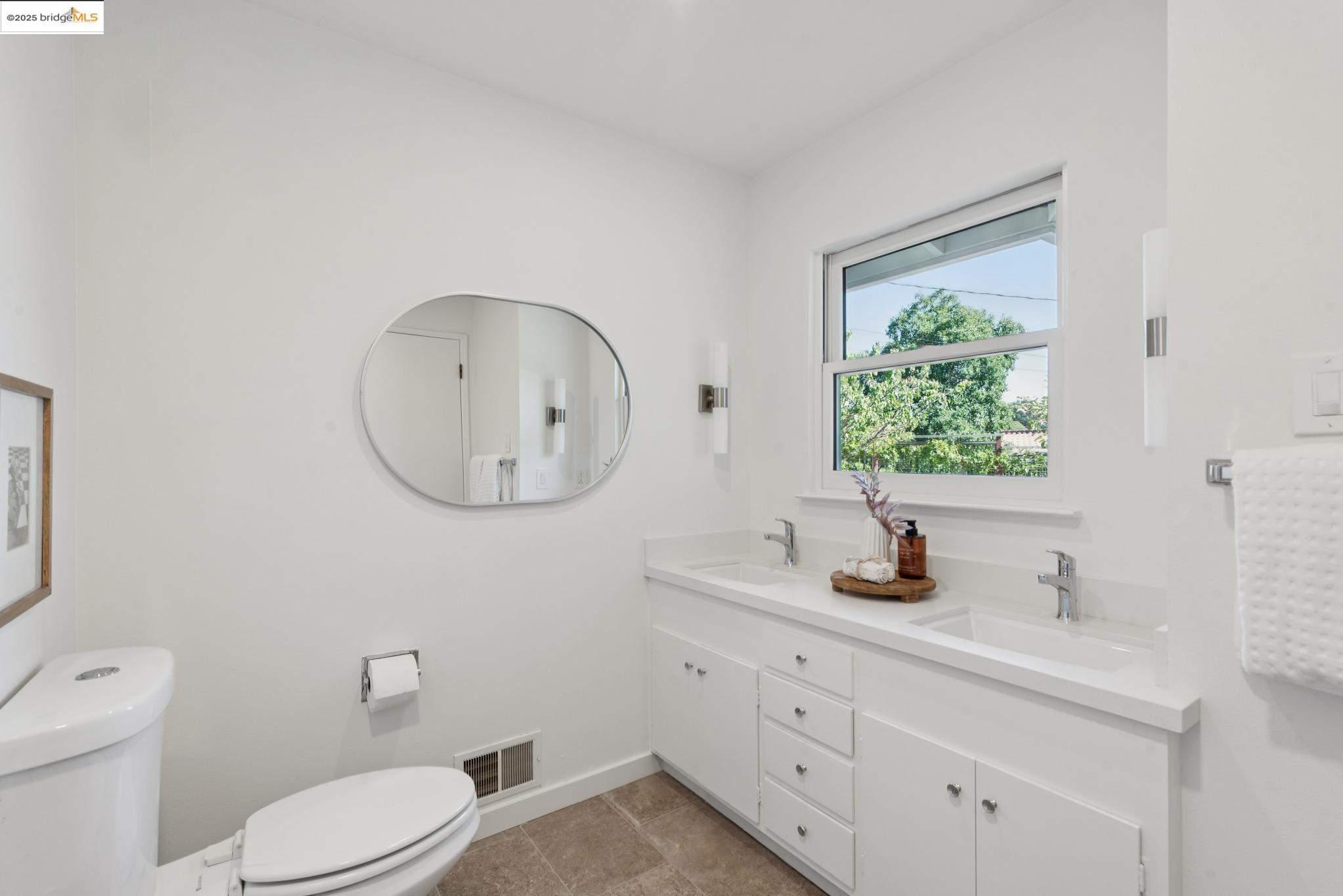 2 Graham Pl