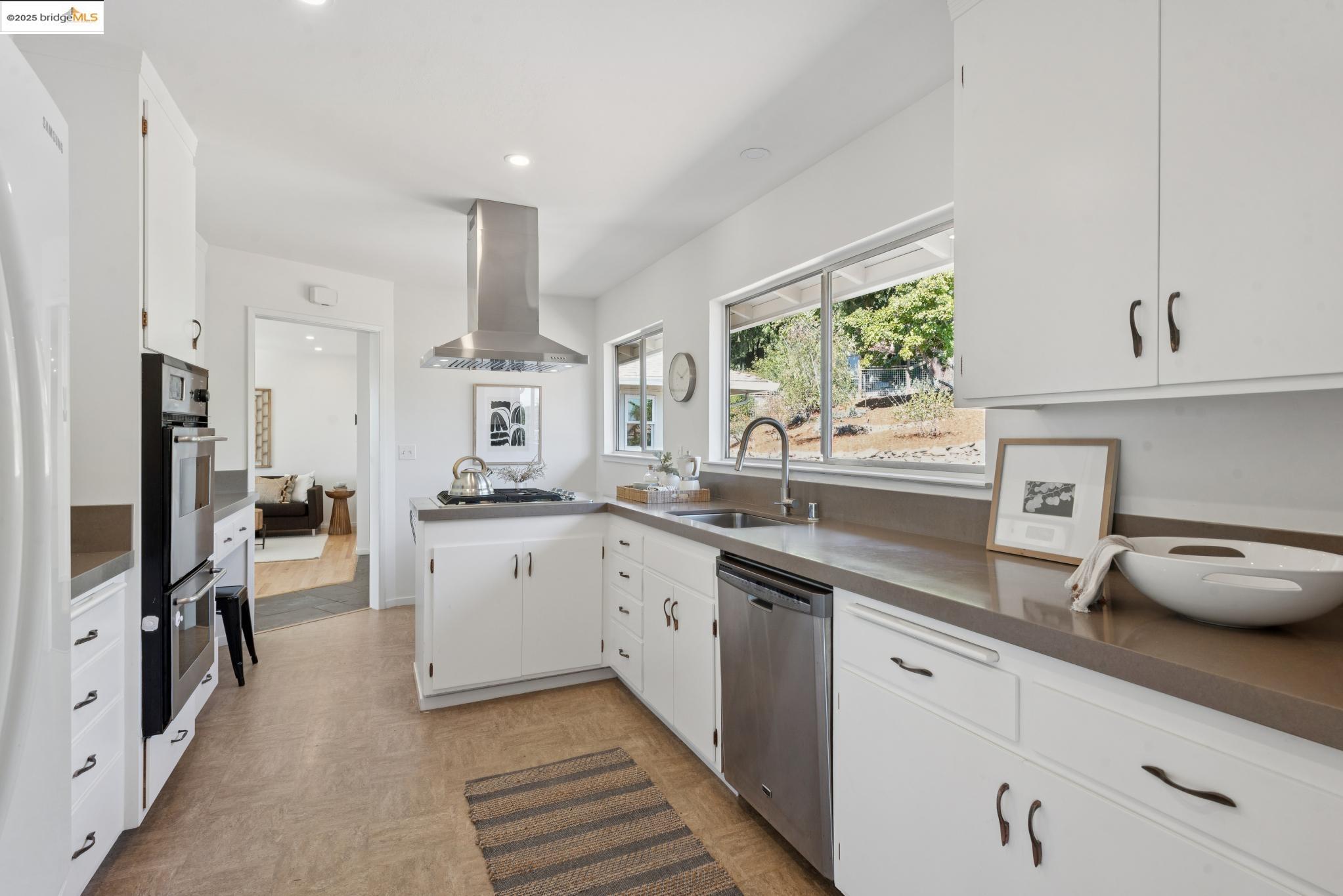 2 Graham Pl