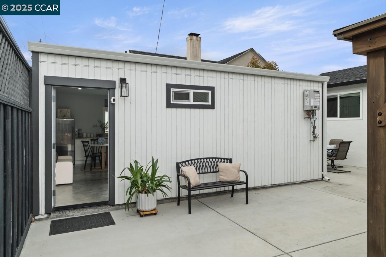 4026 Roosevelt Ave