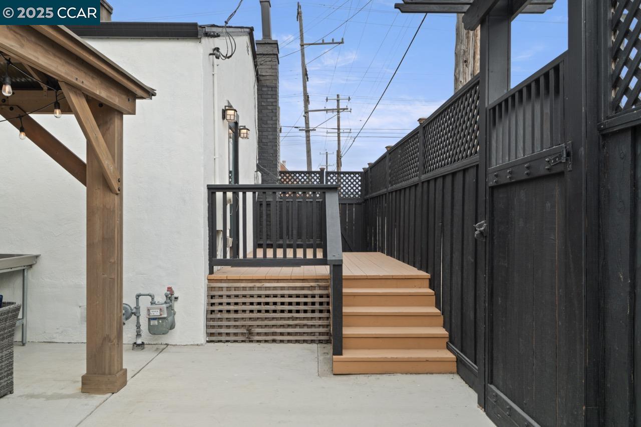 4026 Roosevelt Ave
